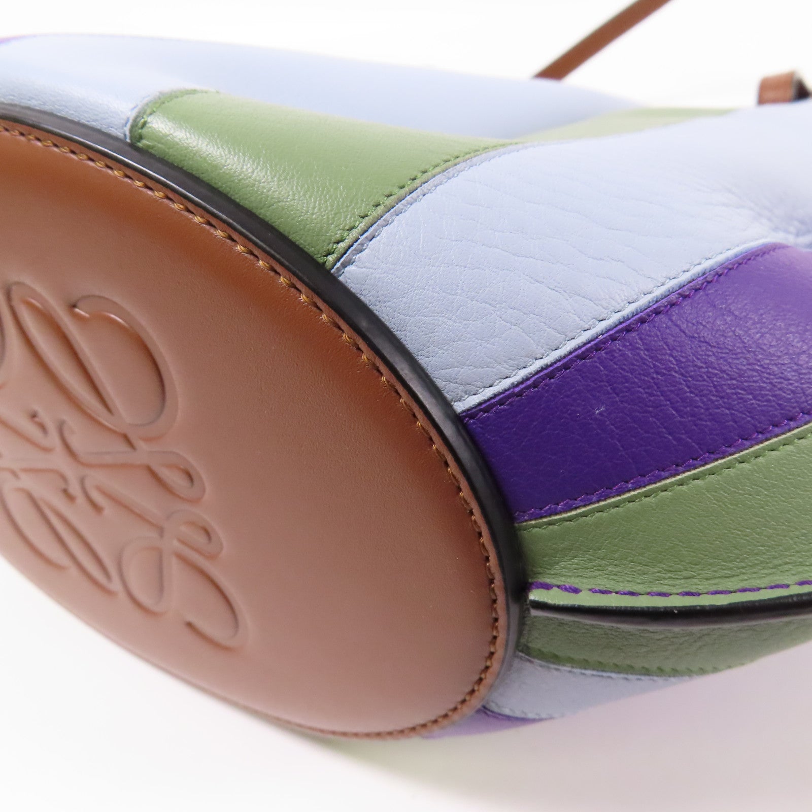 LOEWE 牛皮皮革Shell Tote肩背袋