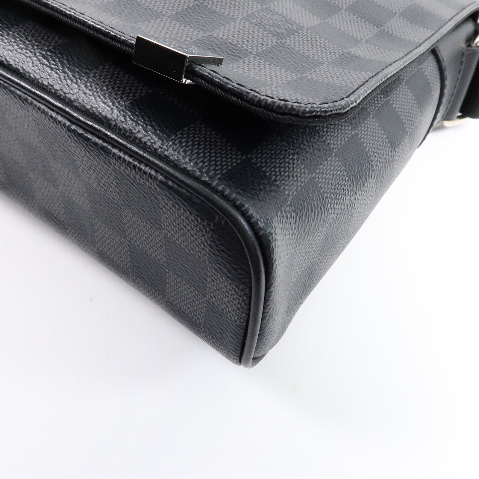 LOUIS VUITTON Damier Graphite Distrist PM肩背袋