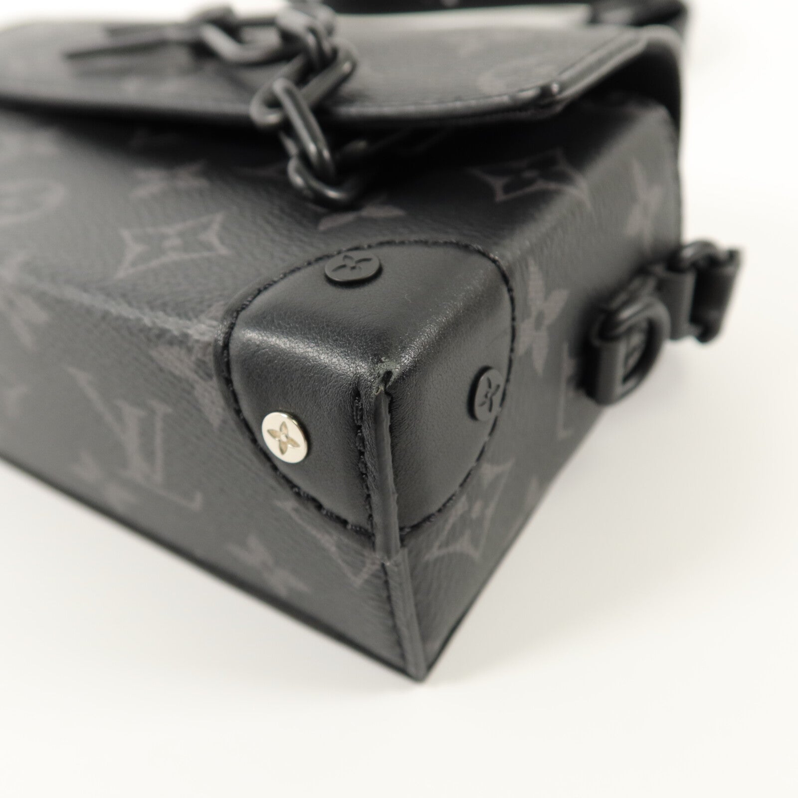 LOUIS VUITTON Monogram Eclipse Steamer Wearable Wallet肩背袋