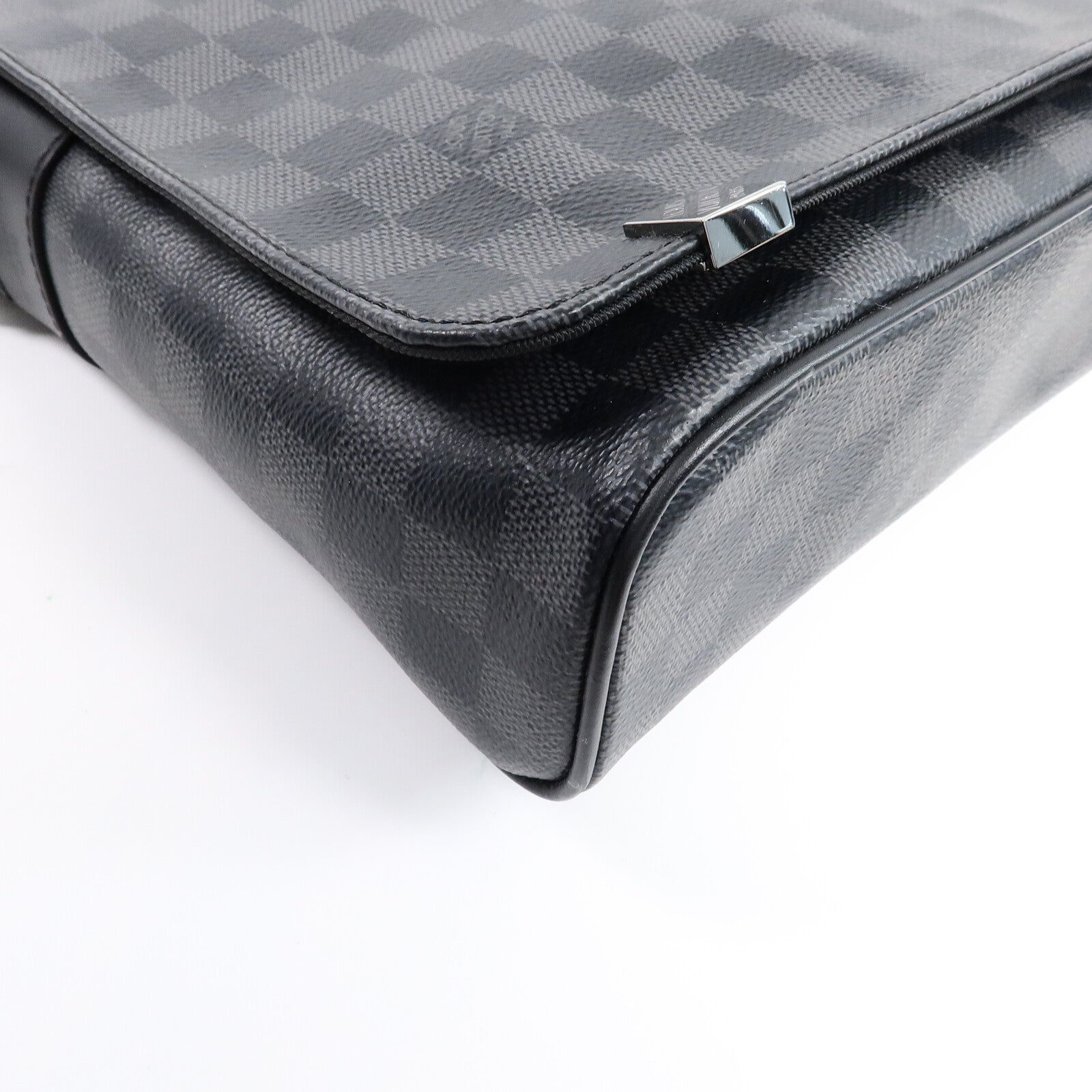LOUIS VUITTON Damier Graphite Distrist PM肩背袋