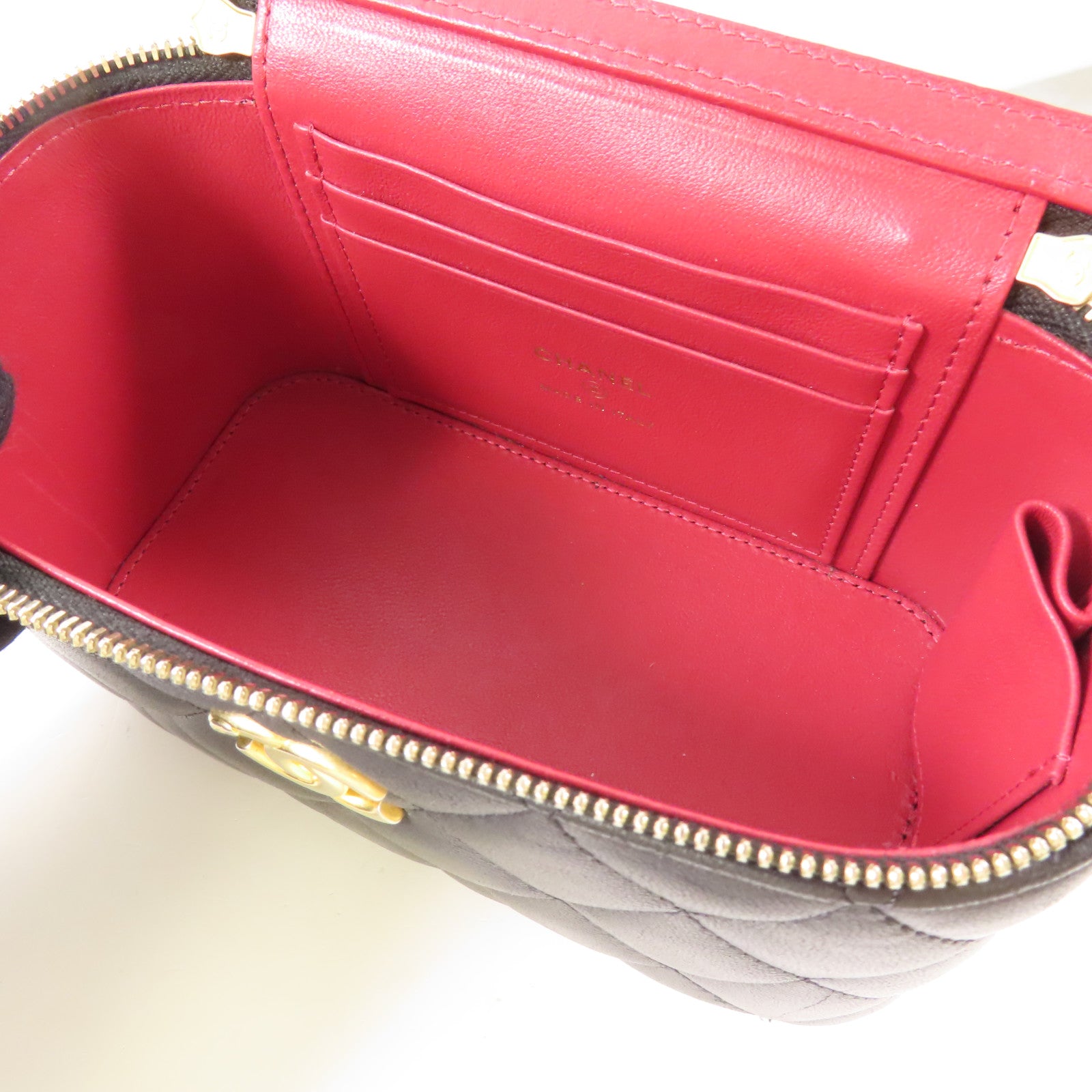 CHANEL 羊皮皮革Vanity Case金扣鏈帶肩背袋