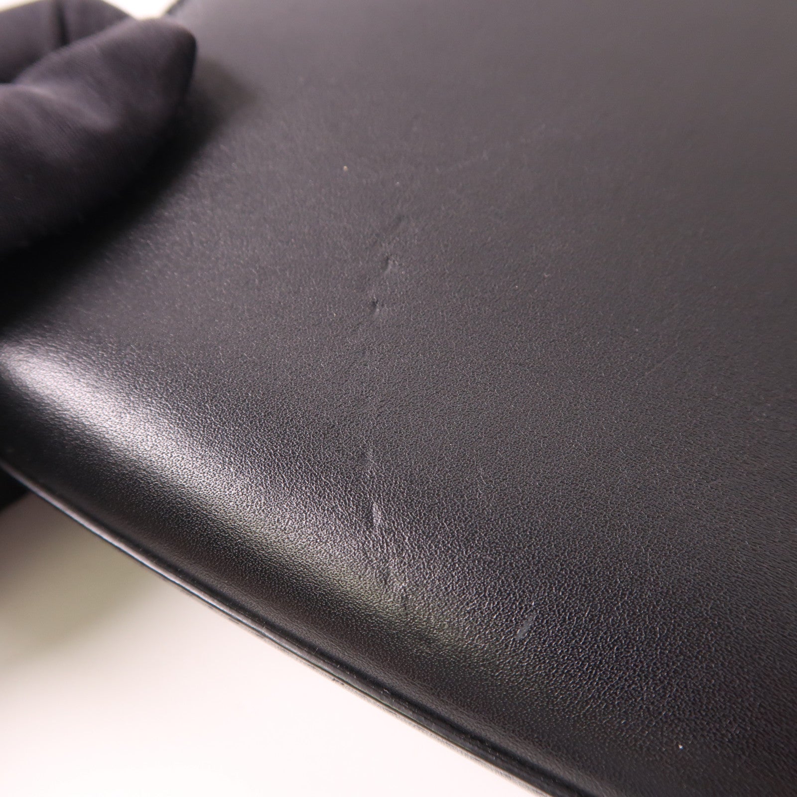 SAINT LAURENT 牛皮皮革Shoulder Bag金扣鏈帶肩背袋