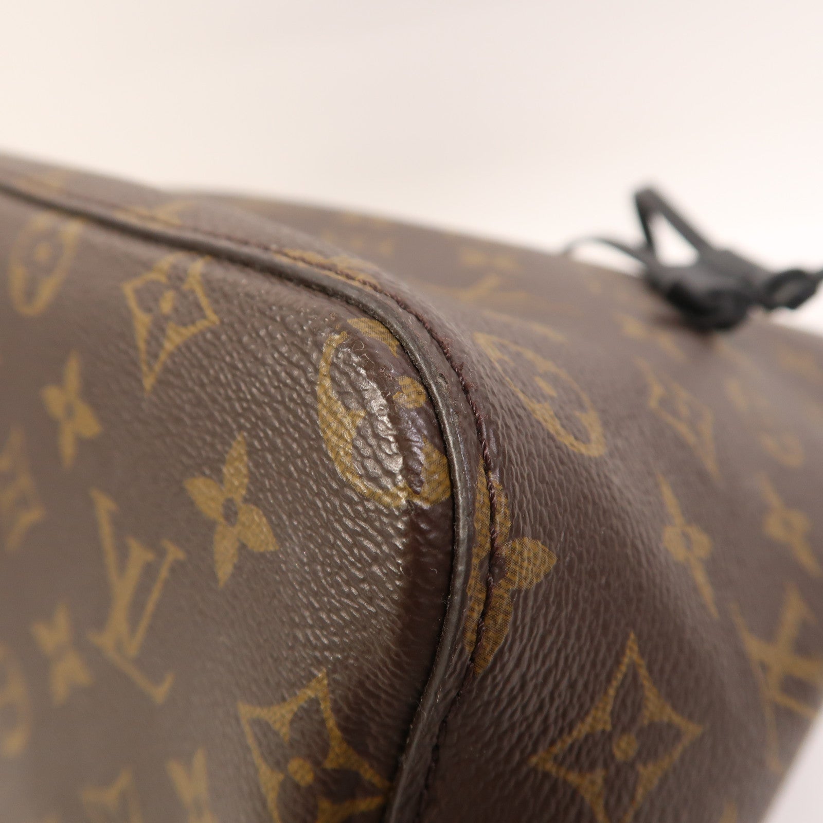 LOUIS VUITTON 【激減優惠】Monogram Neo Noe MM金扣肩背袋