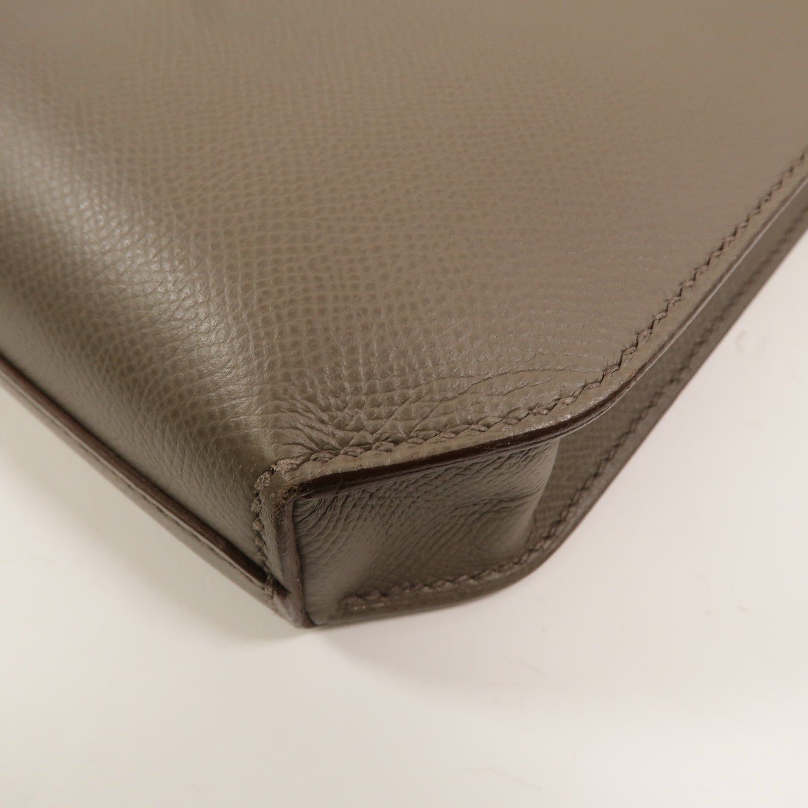 HERMES Epsom皮革Kelly Depeches 36手拿包Etain