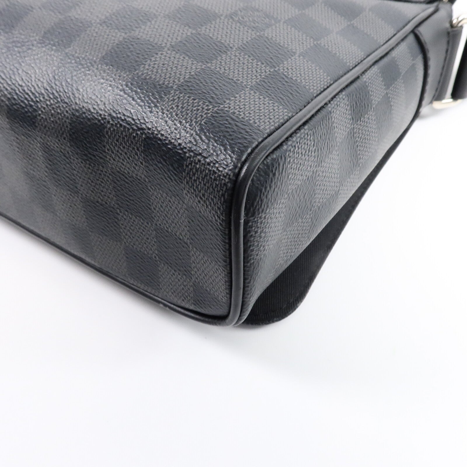 LOUIS VUITTON Damier Graphite Distrist PM肩背袋