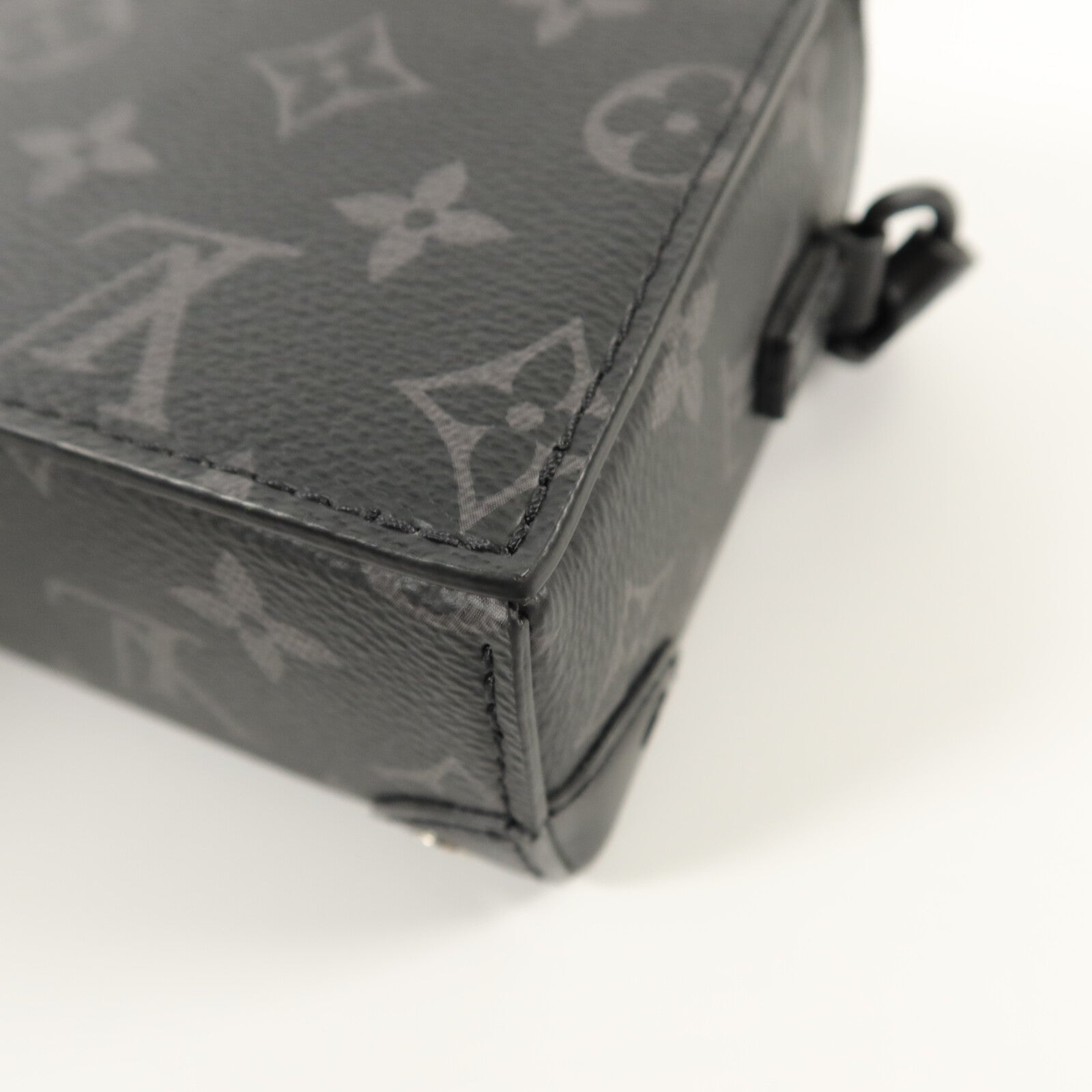 LOUIS VUITTON Monogram Eclipse Steamer Wearable Wallet肩背袋