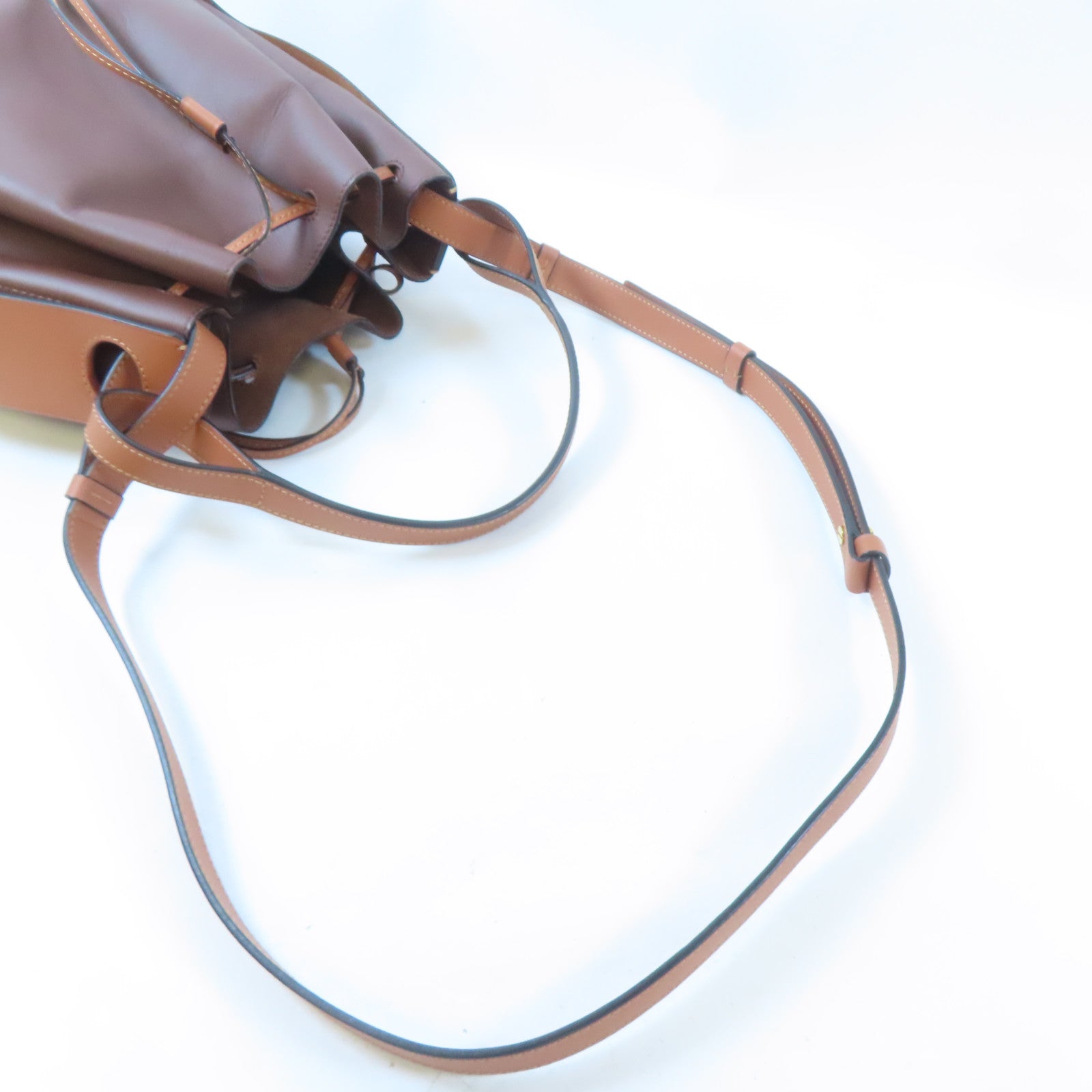 LOEWE【激減優惠】 牛皮皮革Balloon Bag金扣手挽肩背兩用袋啡色