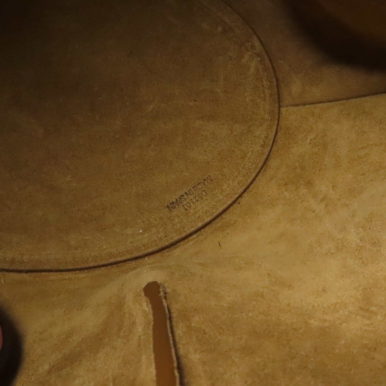 LOEWE 【激減優惠】牛皮皮革Shell Tote肩背袋