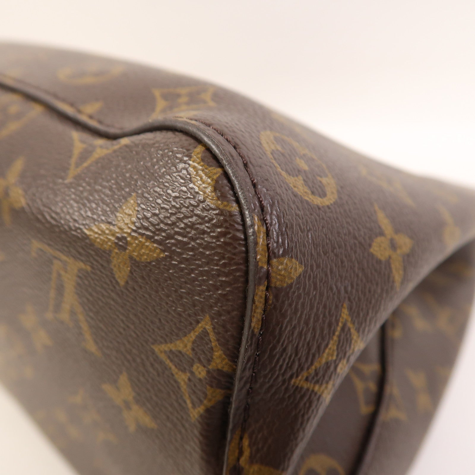 LOUIS VUITTON 【激減優惠】Monogram Neo Noe MM金扣肩背袋
