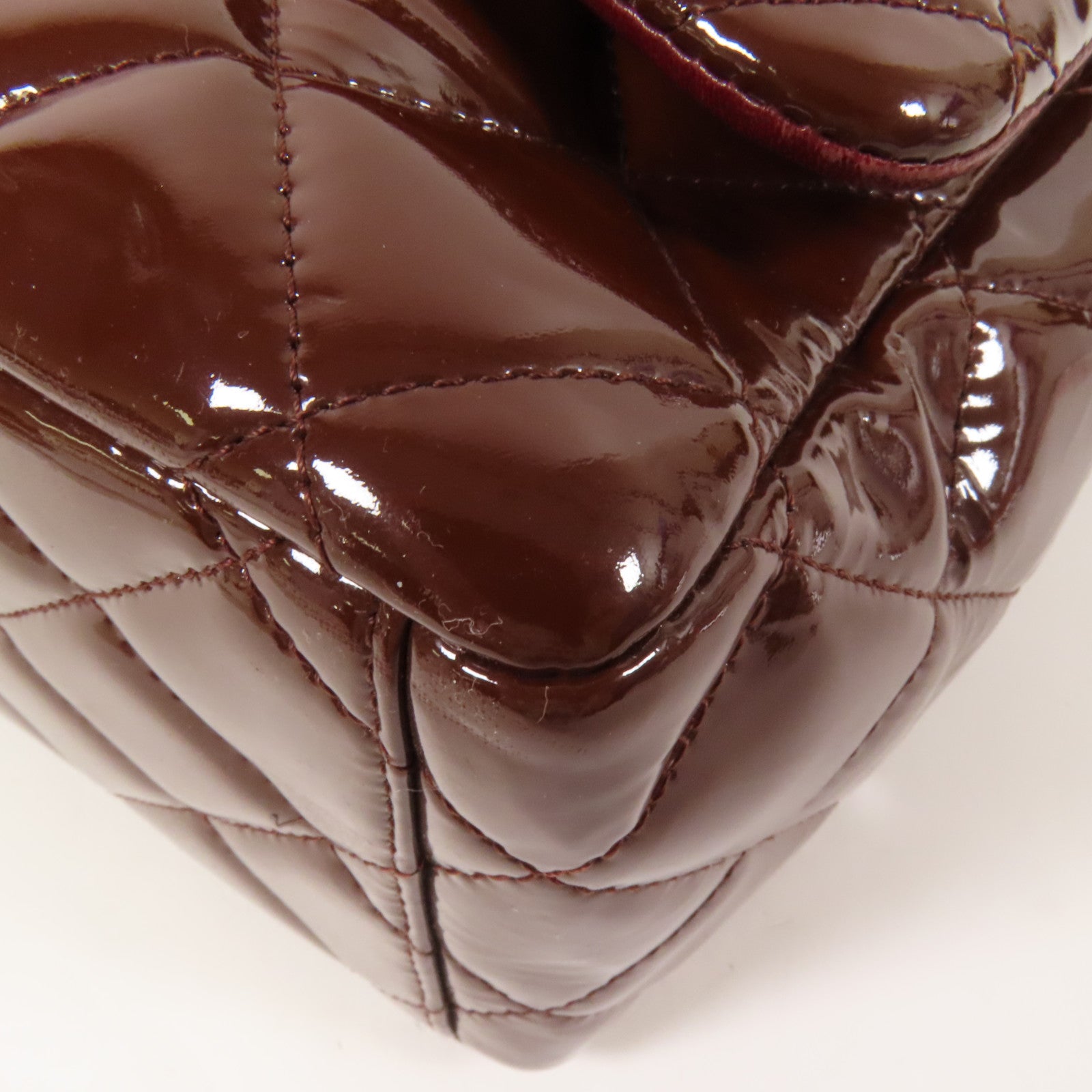 CHANEL 漆皮皮革Maxi Classic銀扣鏈帶肩背袋