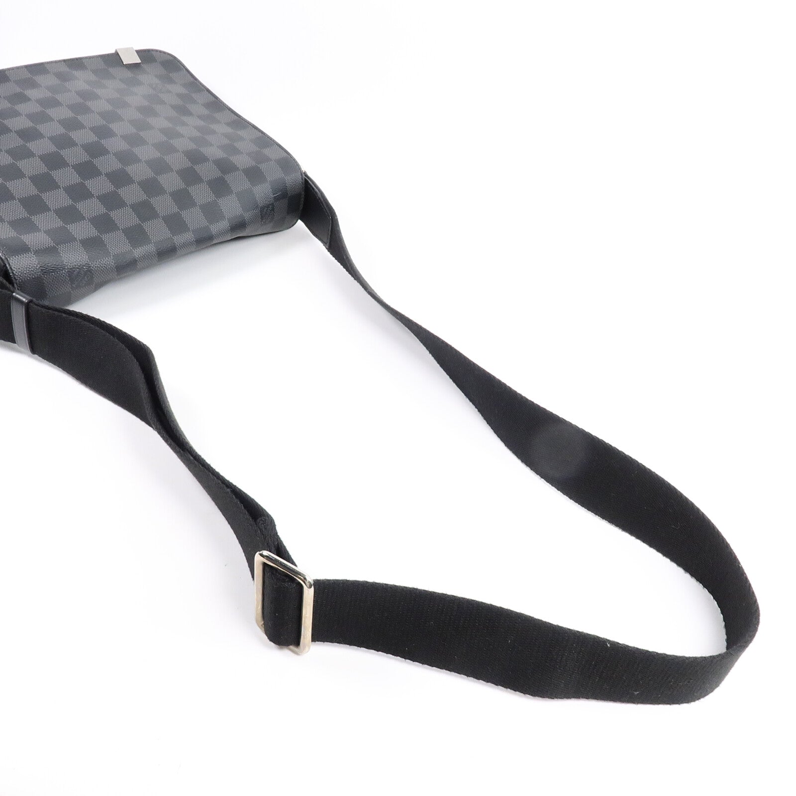 LOUIS VUITTON Damier Graphite Distrist PM肩背袋