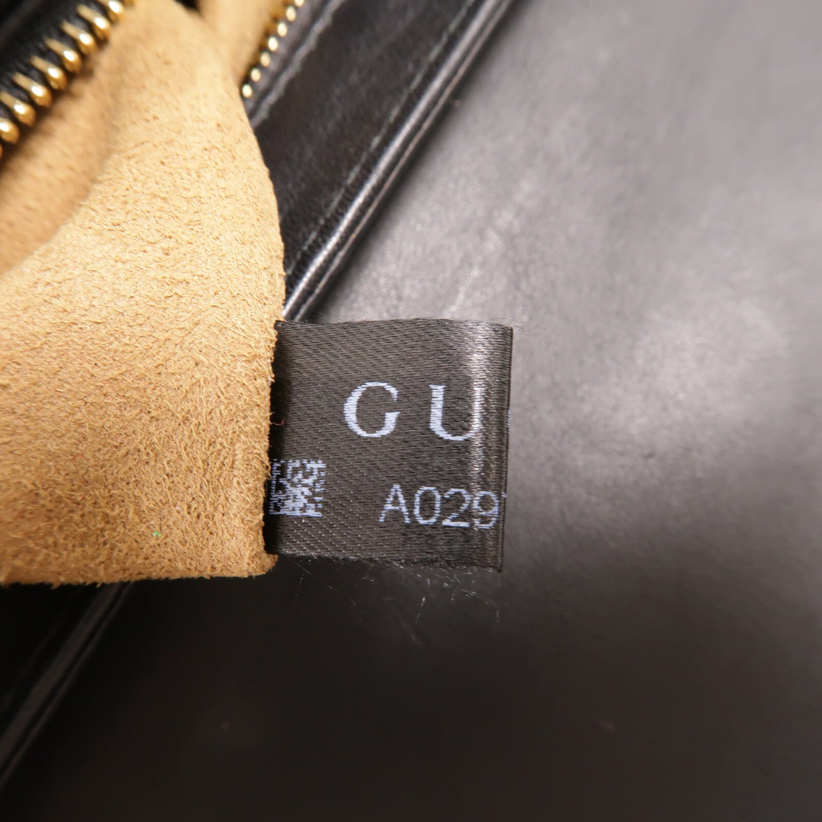 GUCCI 塗層帆布Padlock GG Medium肩背袋