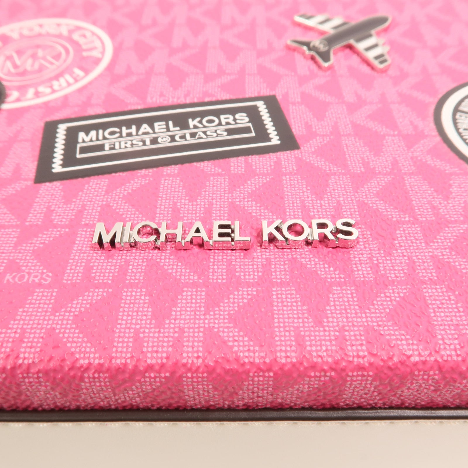 Michael Kors 塗層帆布Jeanie Small Embellished Signature銀扣肩背袋