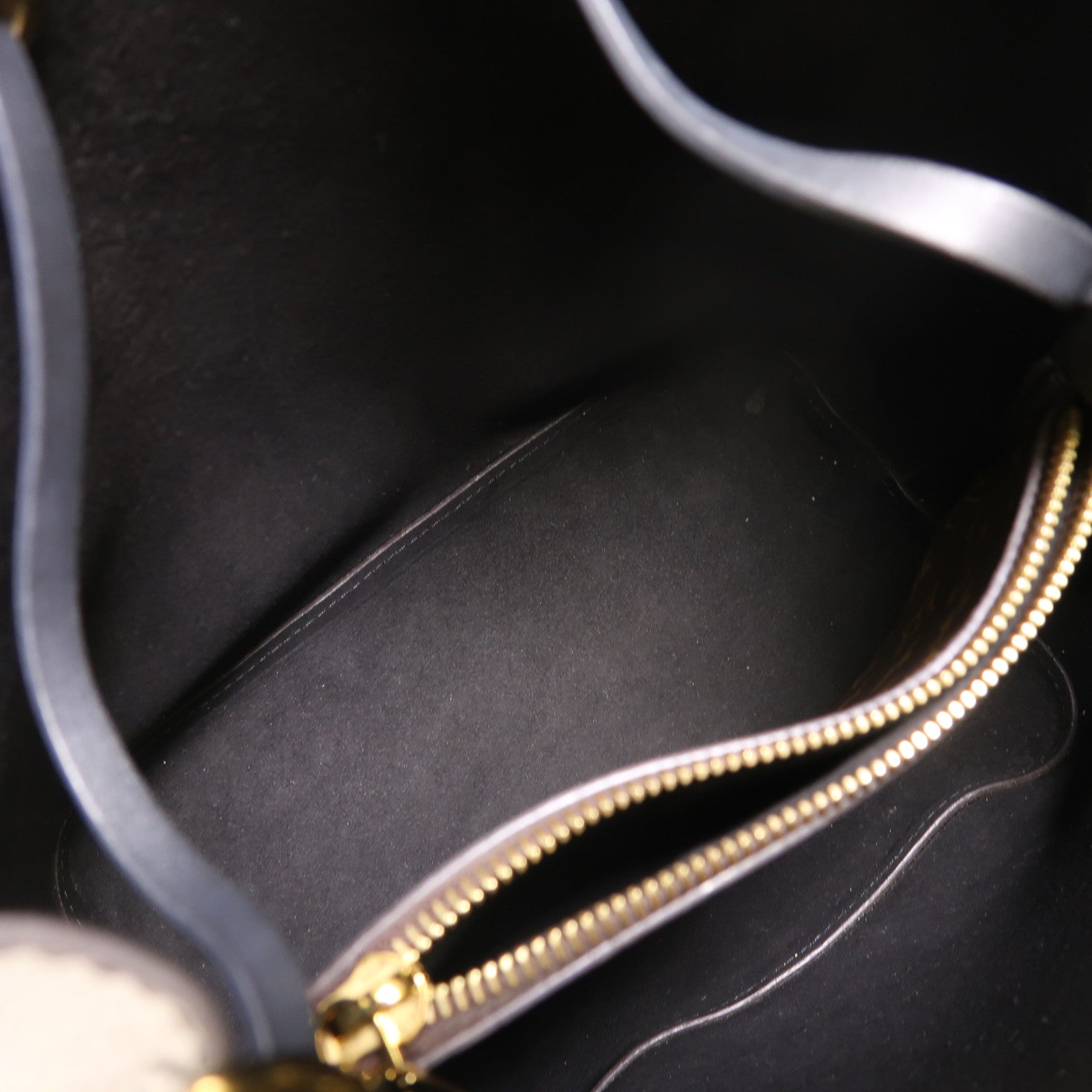 LOUIS VUITTON 【激減優惠】Monogram Neo Noe MM金扣肩背袋