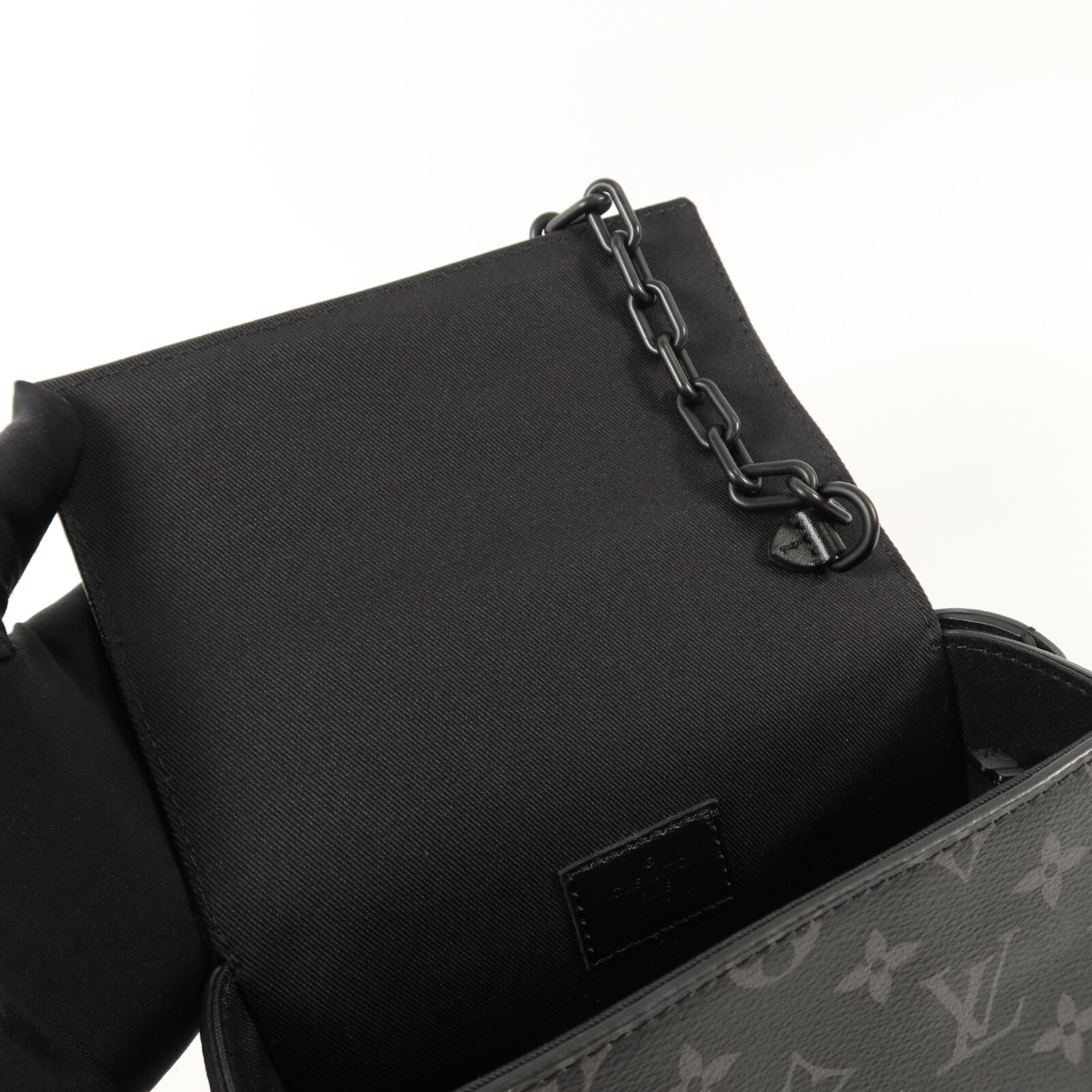 LOUIS VUITTON Monogram Eclipse Steamer Wearable Wallet肩背袋