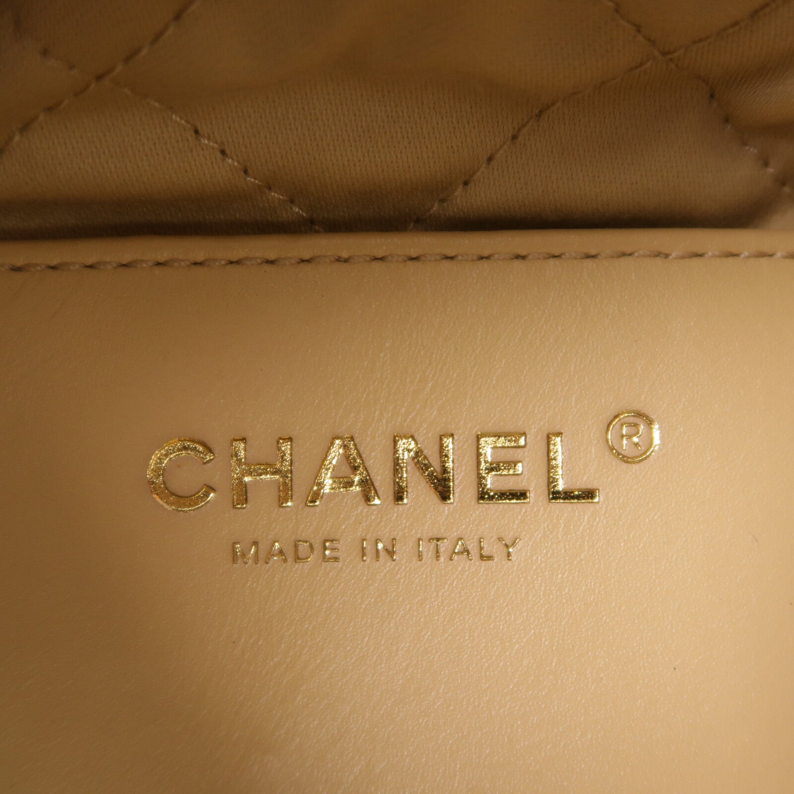CHANEL 牛皮皮革Chanel 22 Mini鏈帶肩背袋