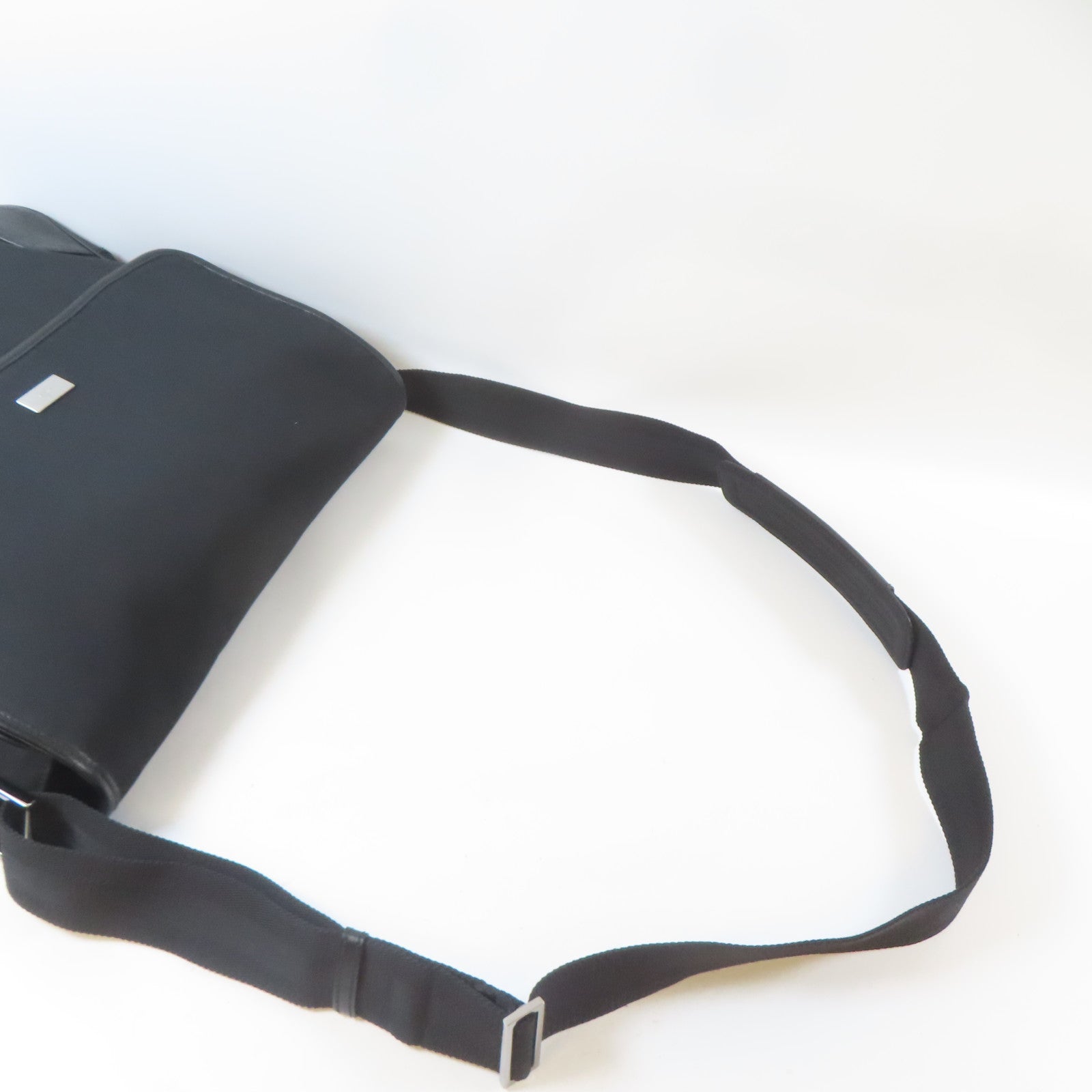 GUCCI 尼龍Shoulder Bag銀扣肩背袋黑色