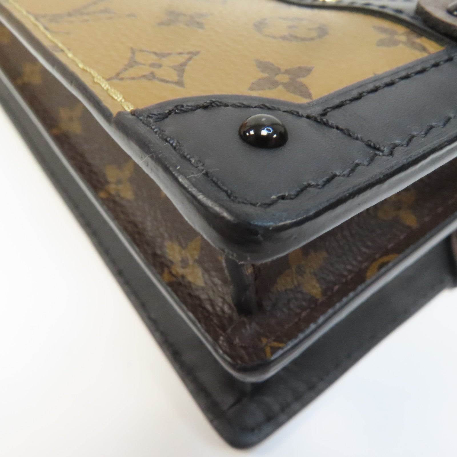 LOUIS VUITTON Monogram Reverse Trunk Clutch金扣肩背袋啡色/黑色