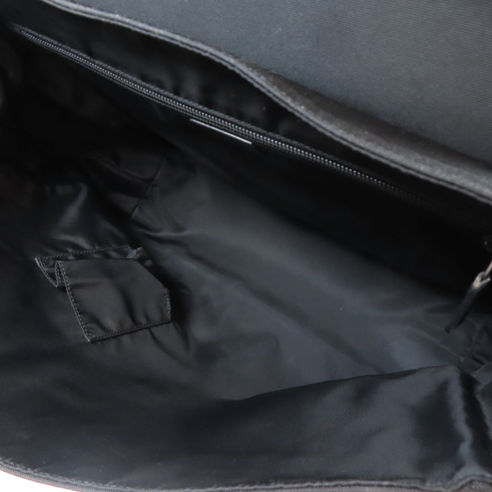 GUCCI 尼龍Shoulder Bag銀扣肩背袋黑色