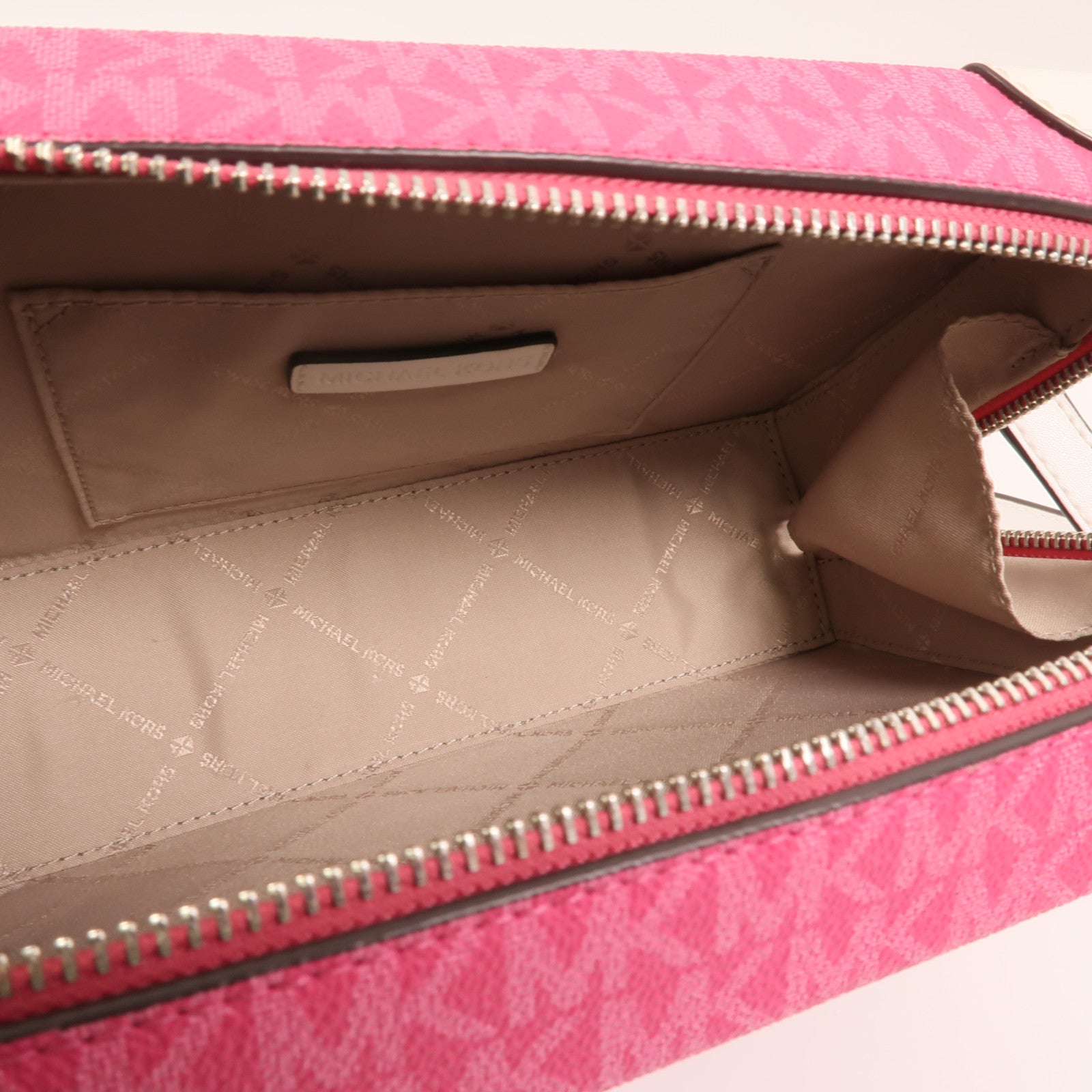 Michael Kors 塗層帆布Jeanie Small Embellished Signature銀扣肩背袋