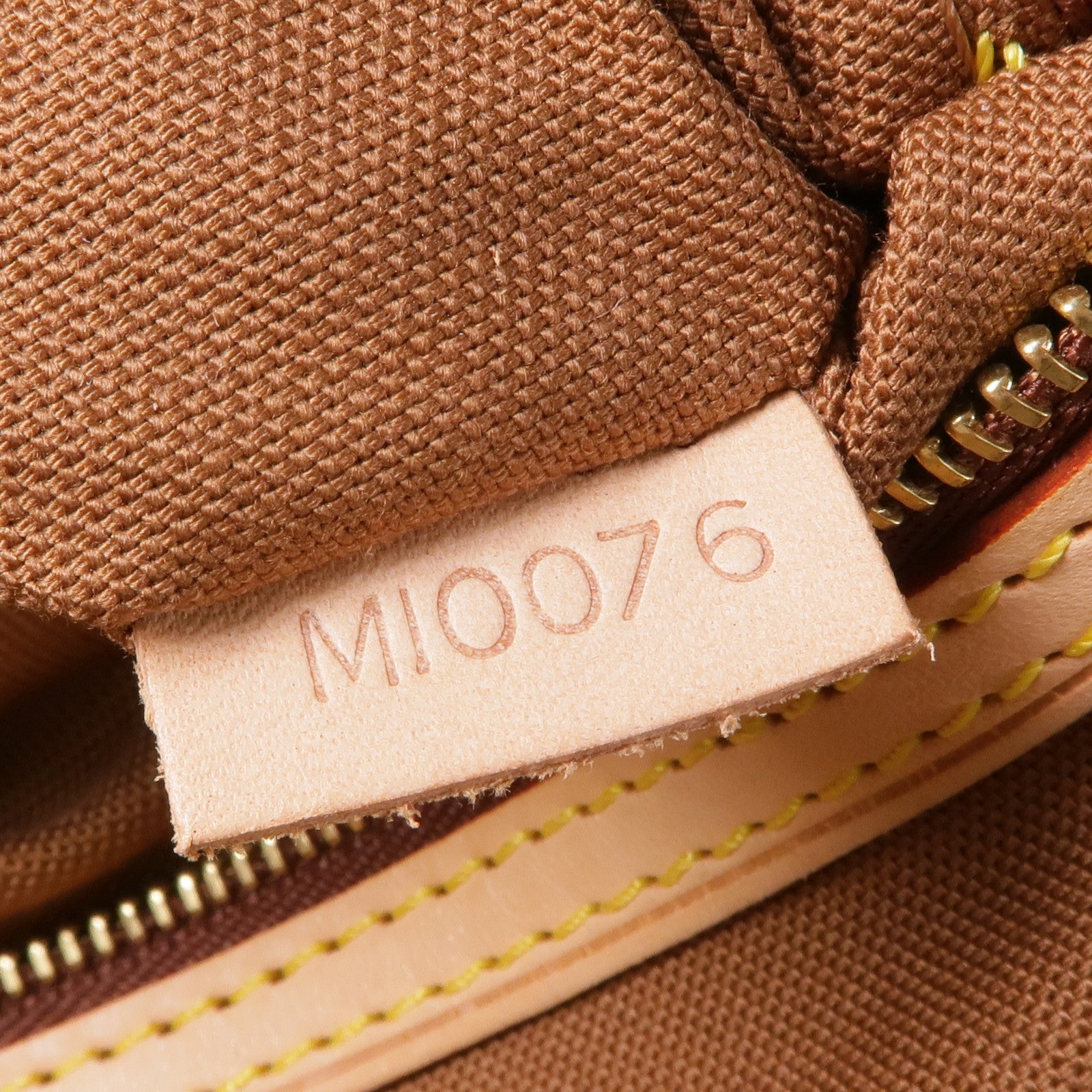 LOUIS VUITTON Monogram Batignolles金扣肩背袋