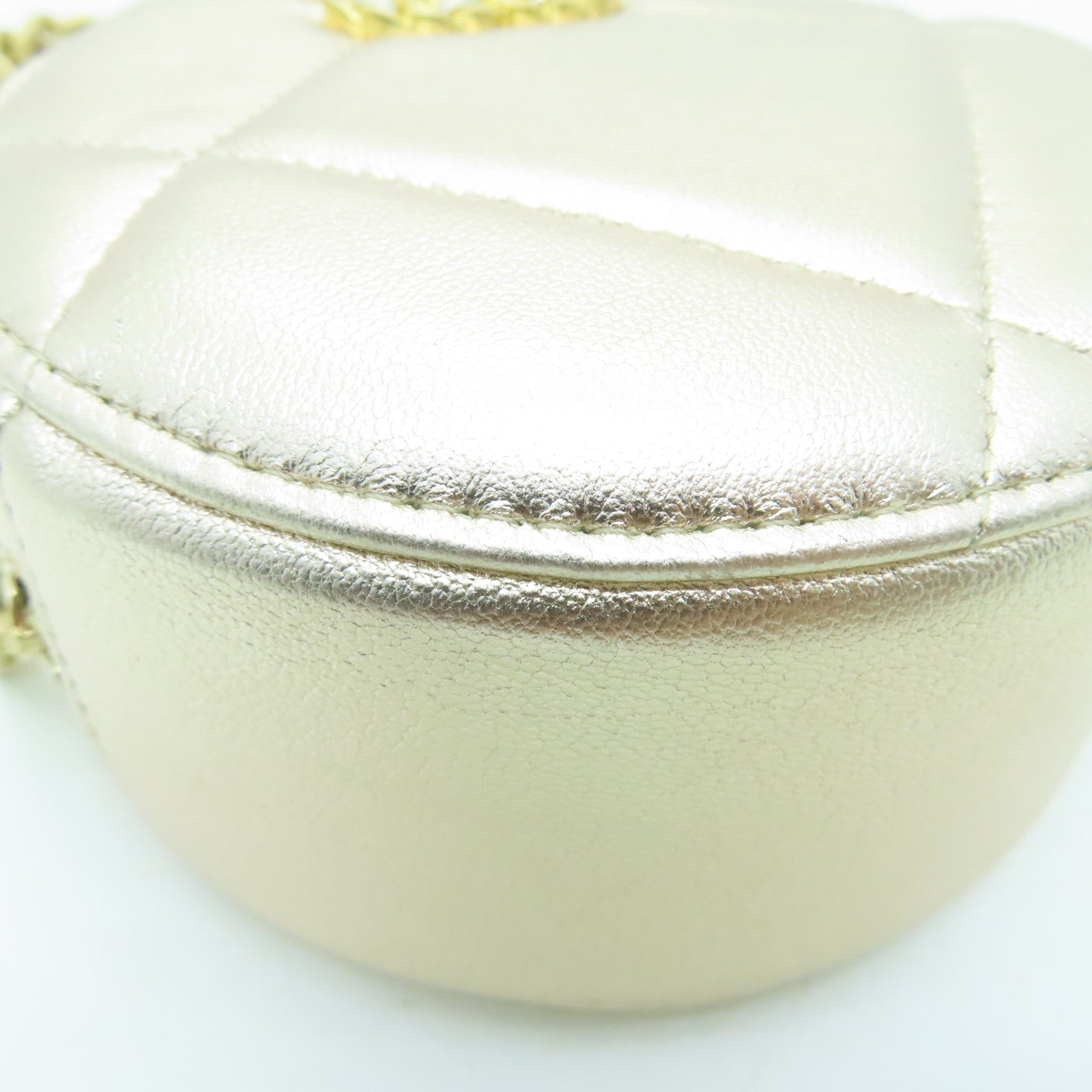CHANEL 【清倉大減價】菱格羊皮皮革19 Round Clutch With Chain Shoulder Bag鏈帶肩背袋金色