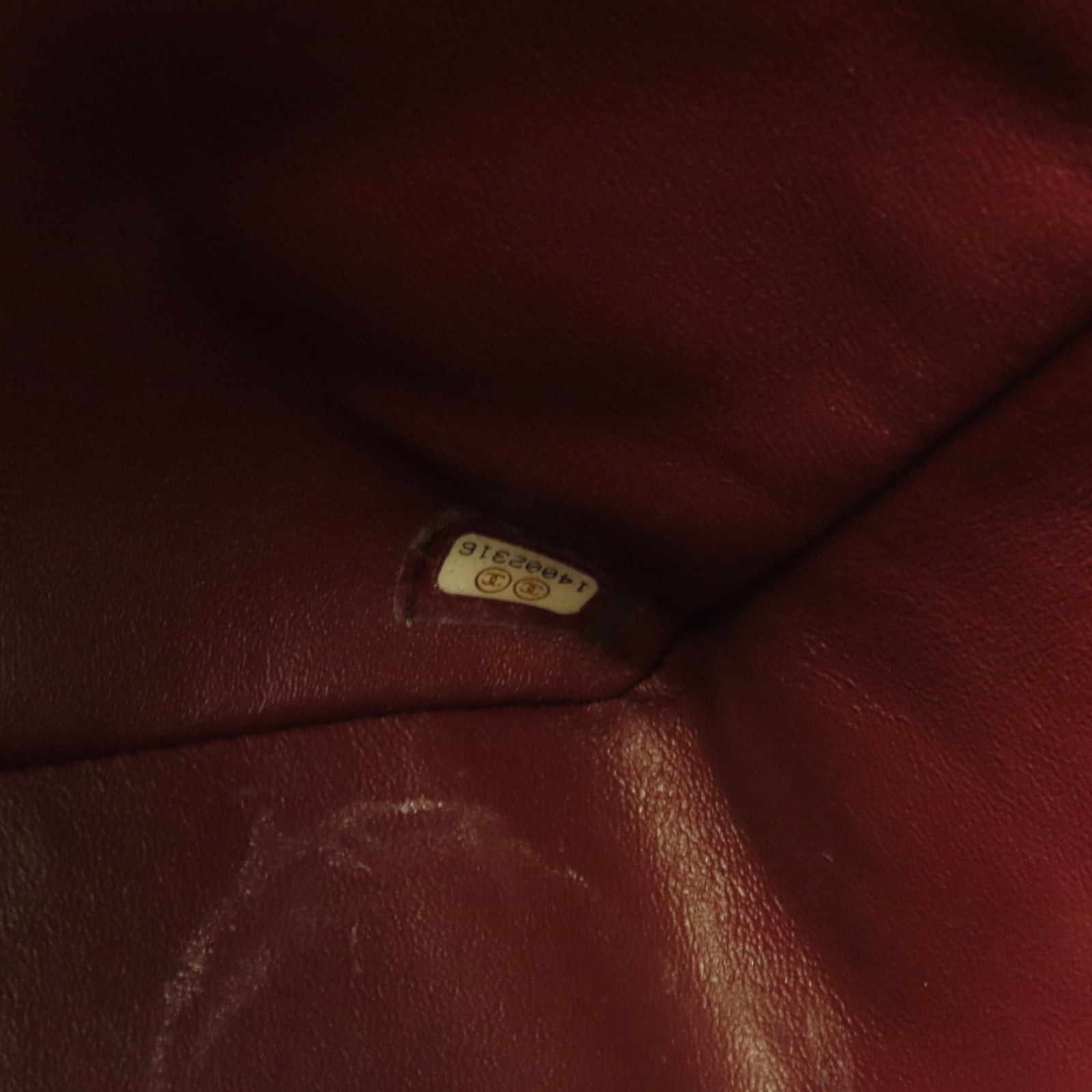 CHANEL 漆皮皮革Maxi Classic銀扣鏈帶肩背袋