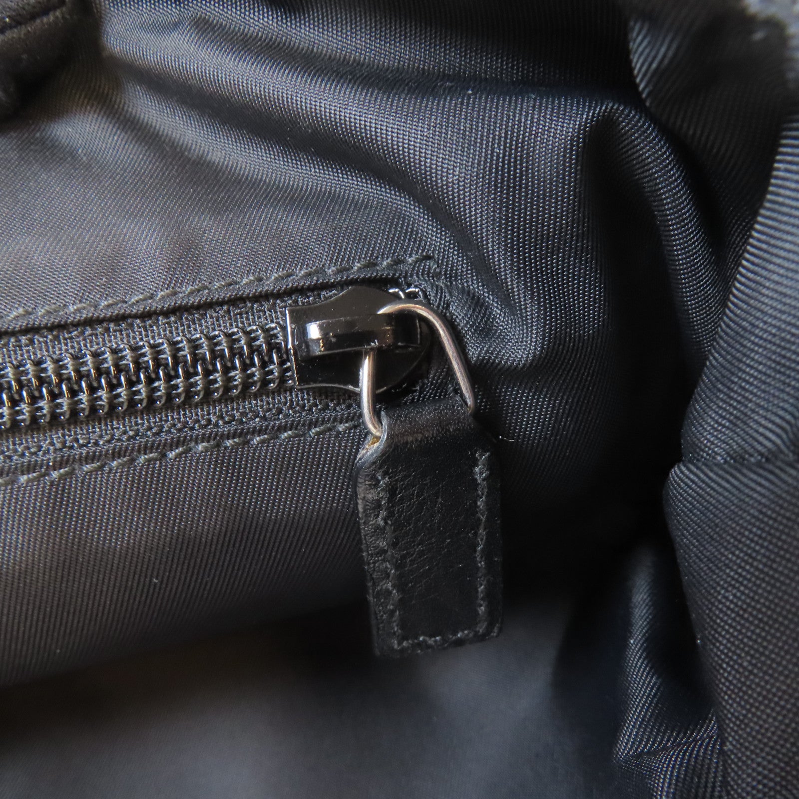 GUCCI 尼龍Shoulder Bag銀扣肩背袋黑色