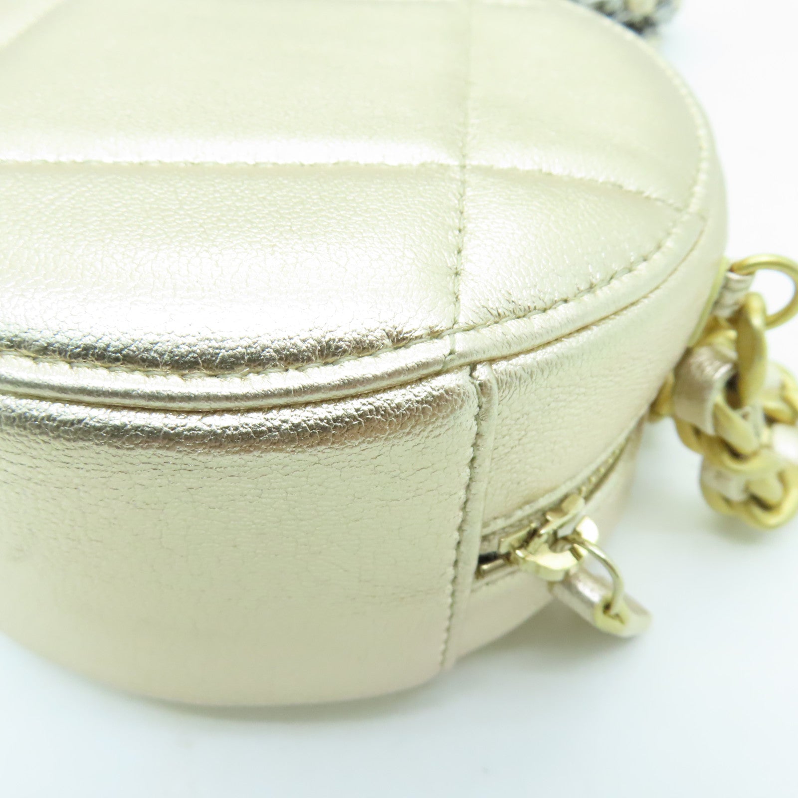 CHANEL 【清倉大減價】菱格羊皮皮革19 Round Clutch With Chain Shoulder Bag鏈帶肩背袋金色