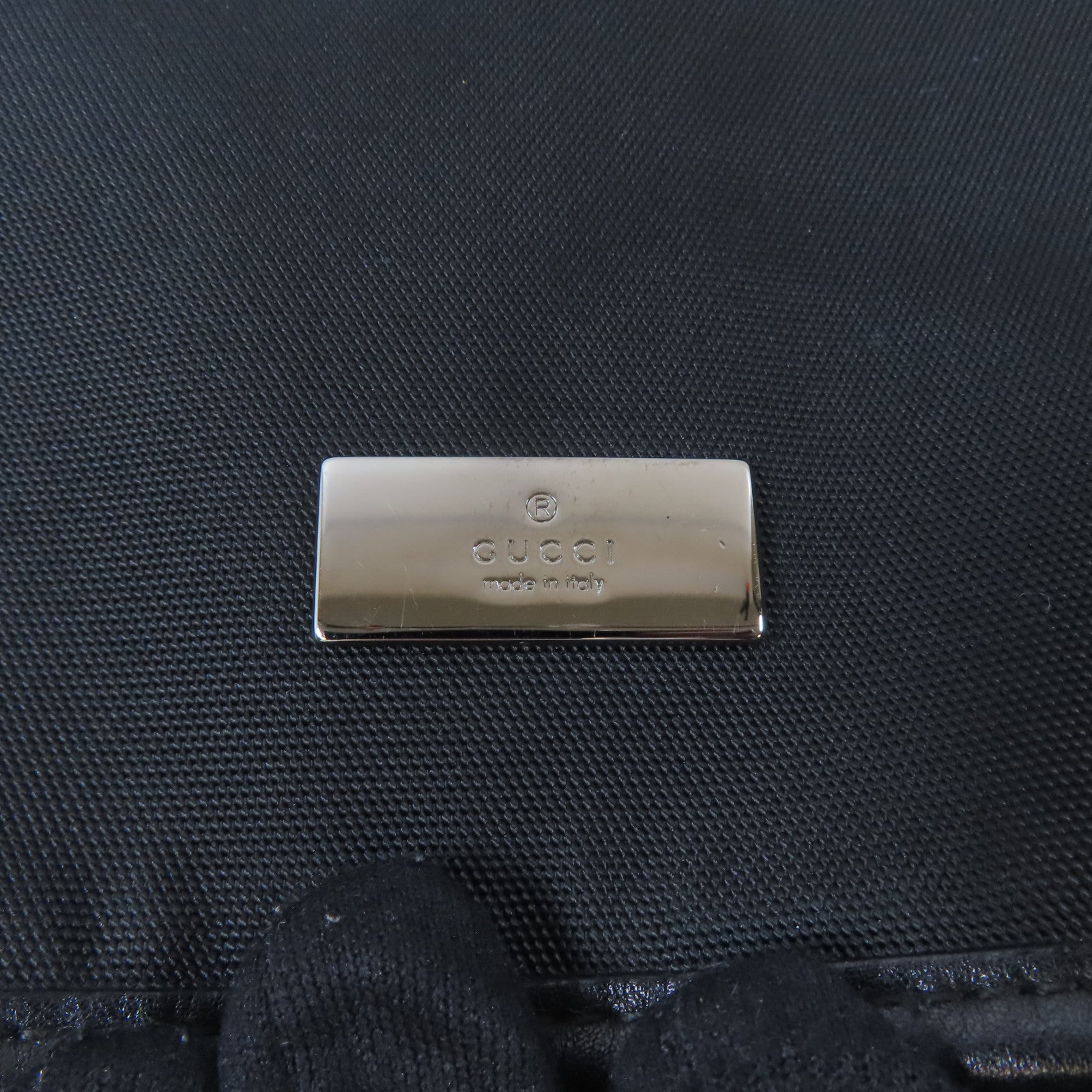 GUCCI 尼龍Shoulder Bag銀扣肩背袋黑色