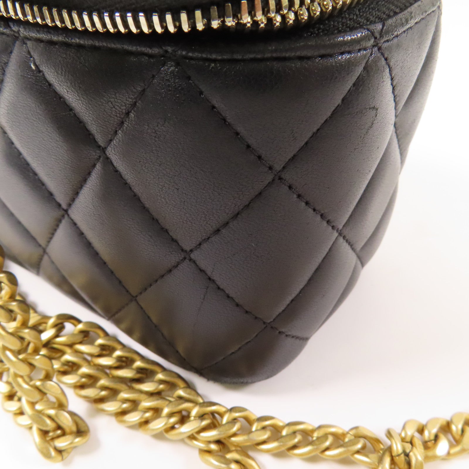 CHANEL 羊皮皮革Vanity Case金扣鏈帶肩背袋