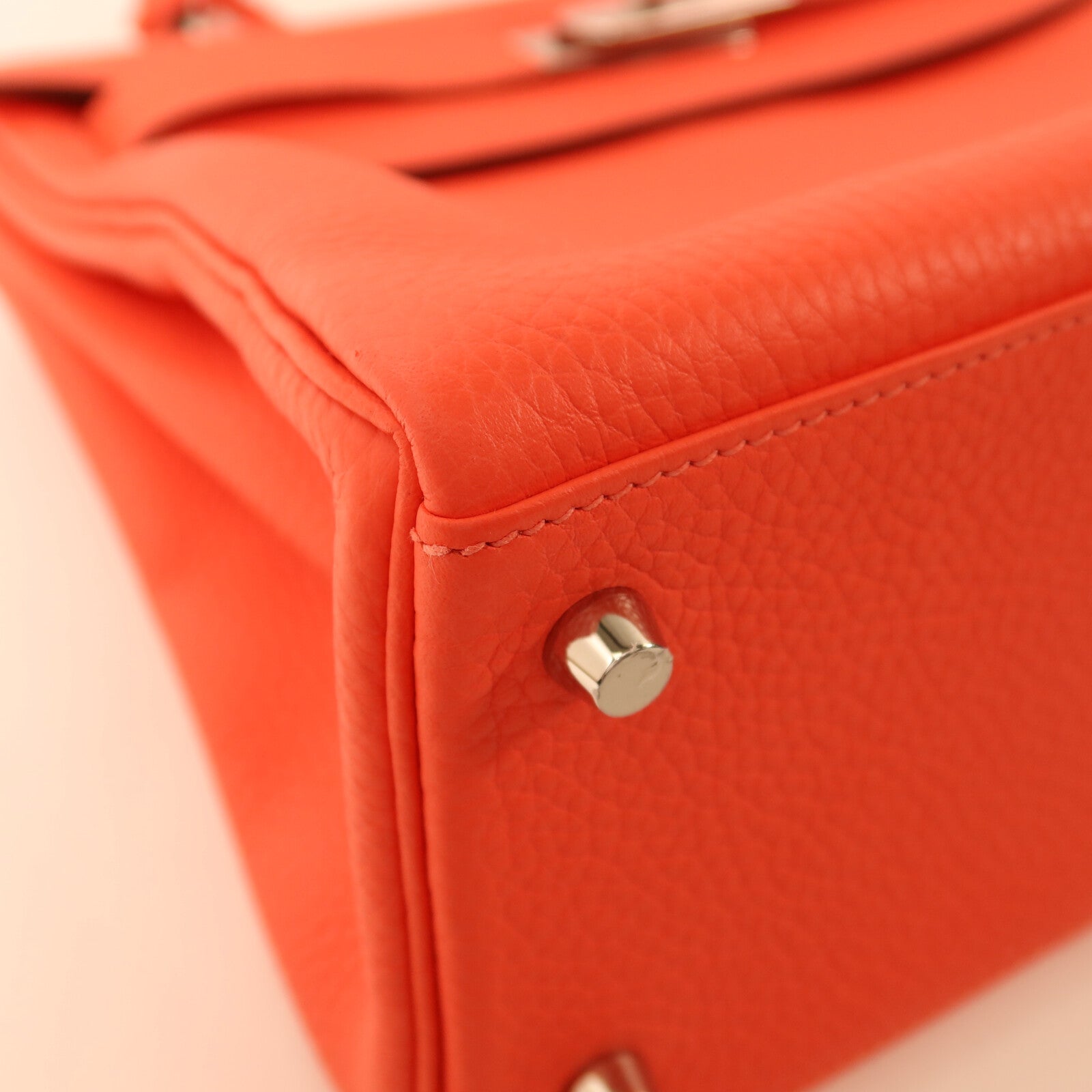HERMES Taurillon Clemence皮革Kelly 28銀扣手挽肩背兩用袋Rose Texas