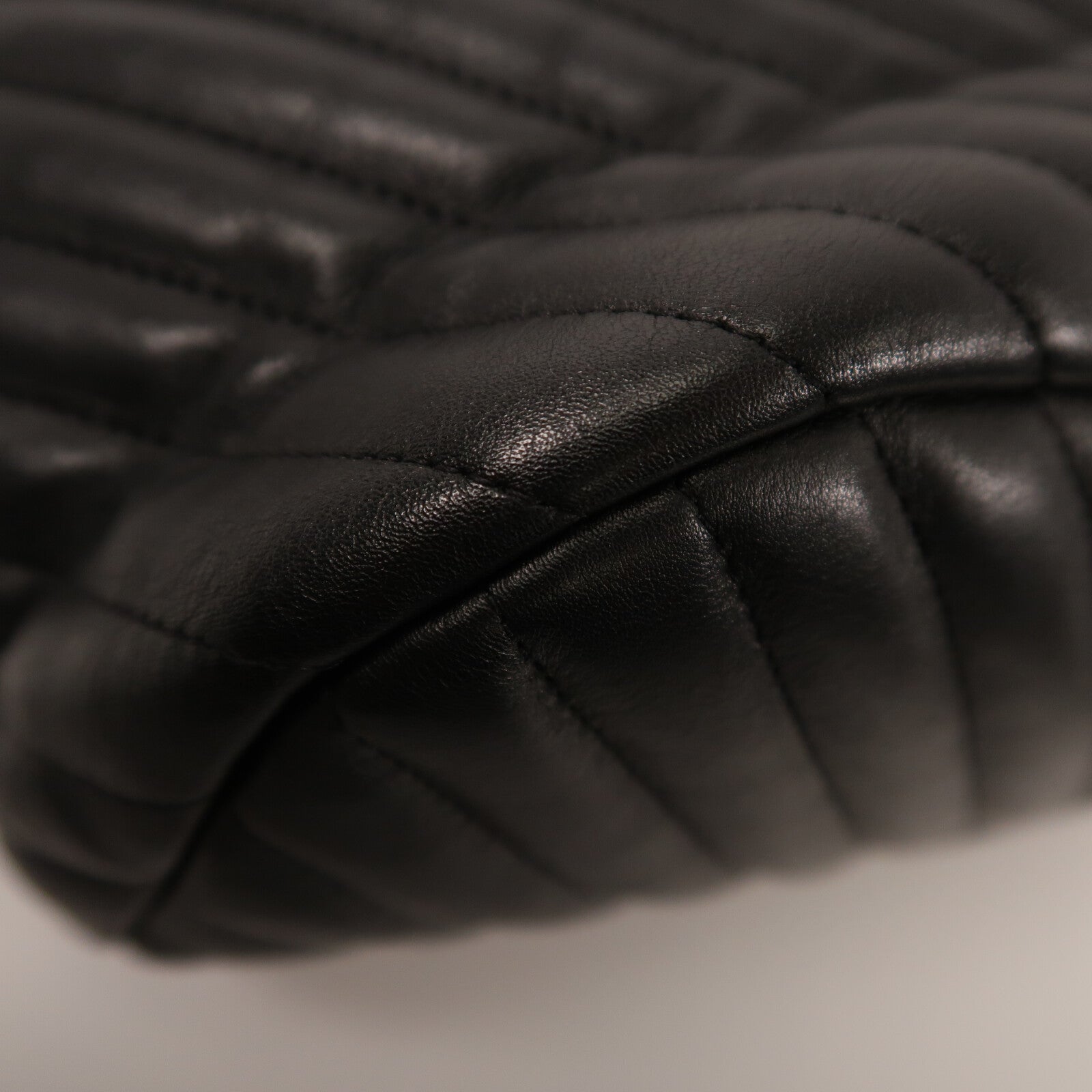 CHANEL 羊皮皮革Urban Spirit Backpack背包
