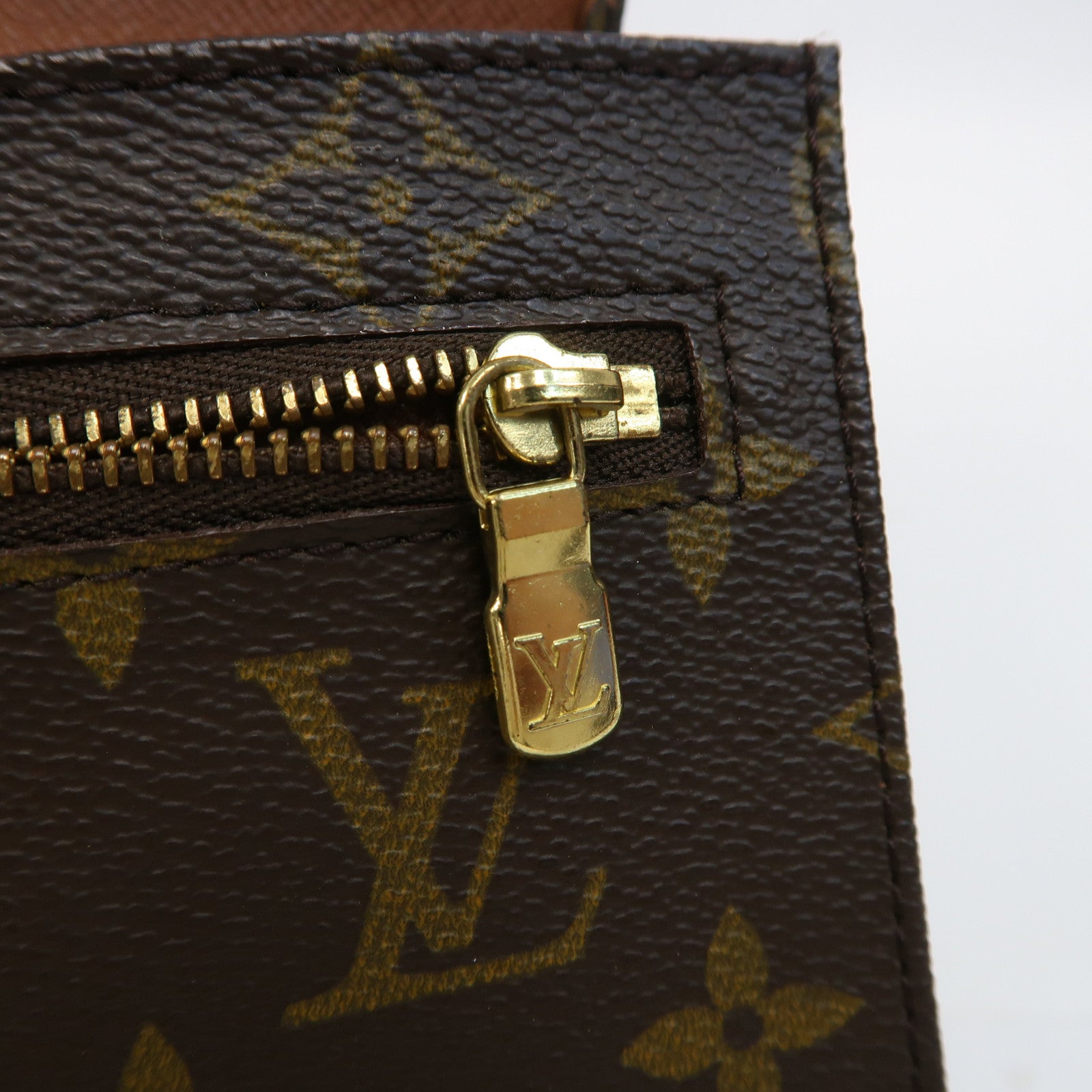 LOUIS VUITTON Monogram Clutch Bag金扣手拿包啡色
