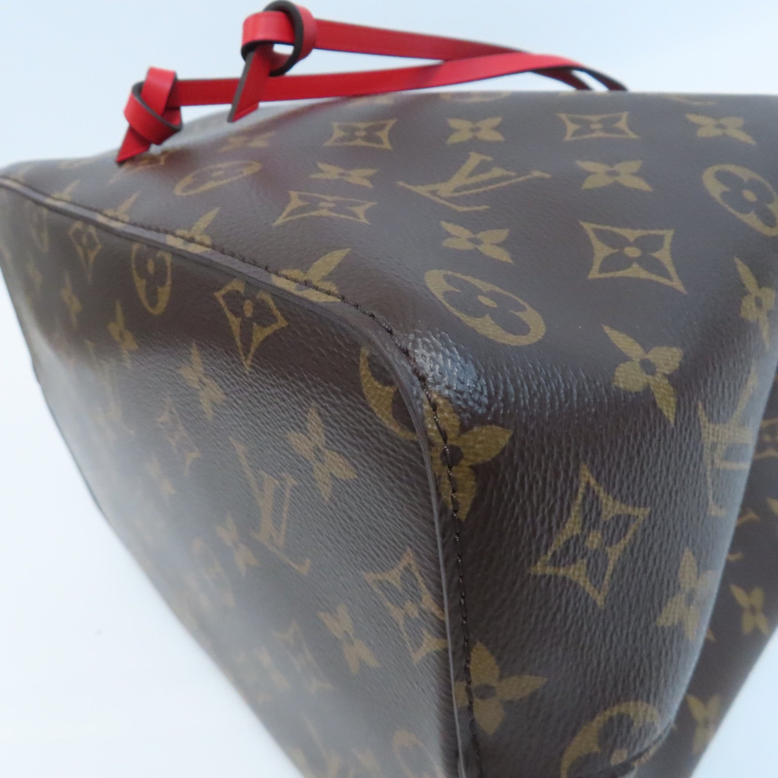 LOUIS VUITTON Monogram Neo Noe MM金扣肩背袋啡色/紅色