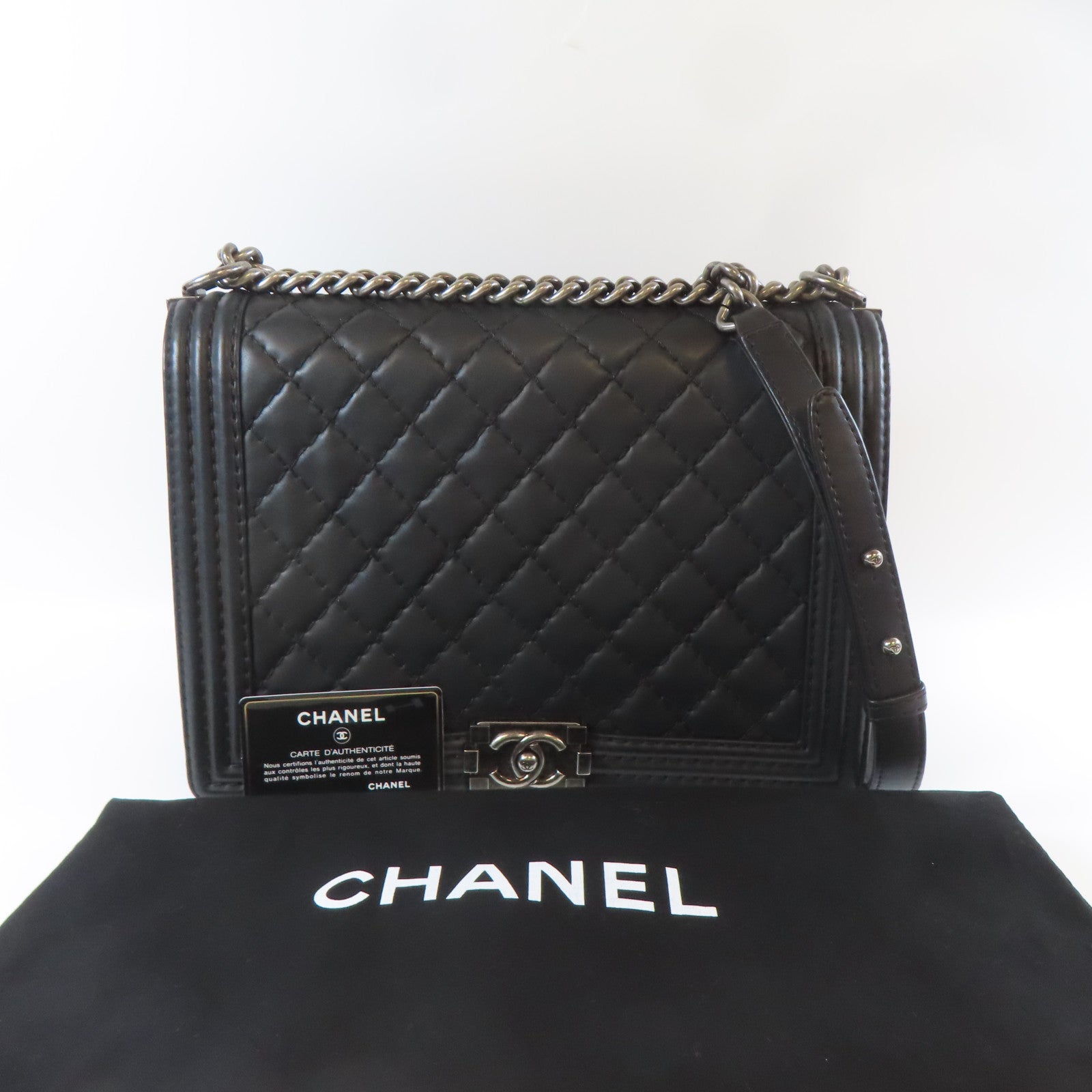 CHANEL 菱格牛皮皮革Le Boy 30cm黑扣鏈帶肩背袋黑色