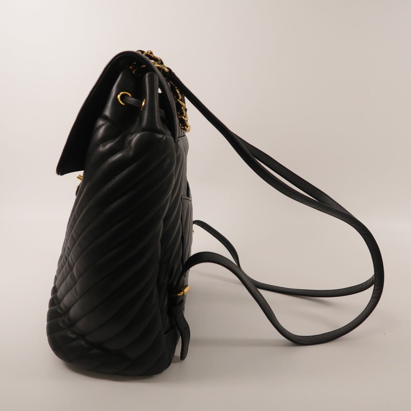CHANEL 羊皮皮革Urban Spirit Backpack背包