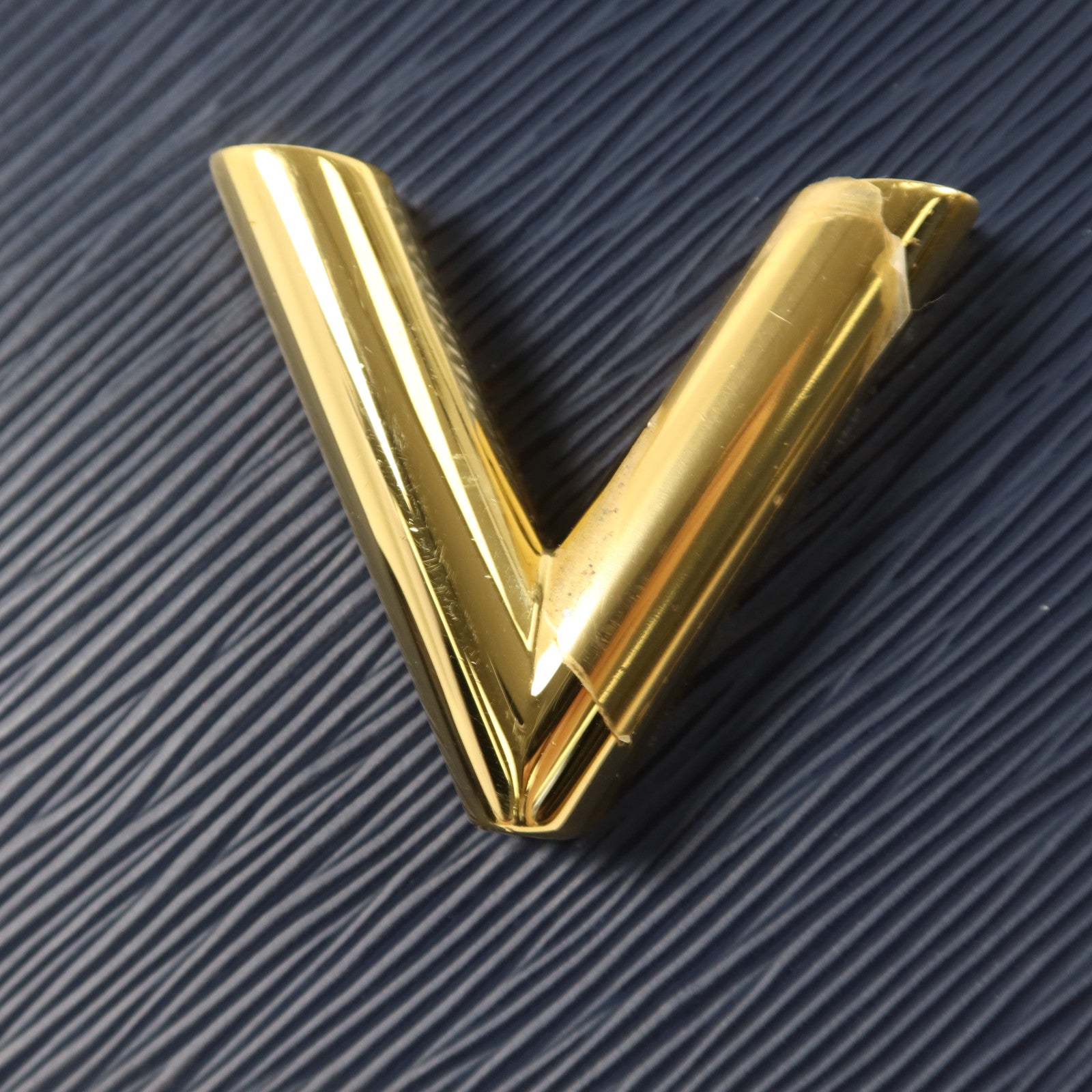 LOUIS VUITTON Epi Twist MM金扣鏈帶肩背袋