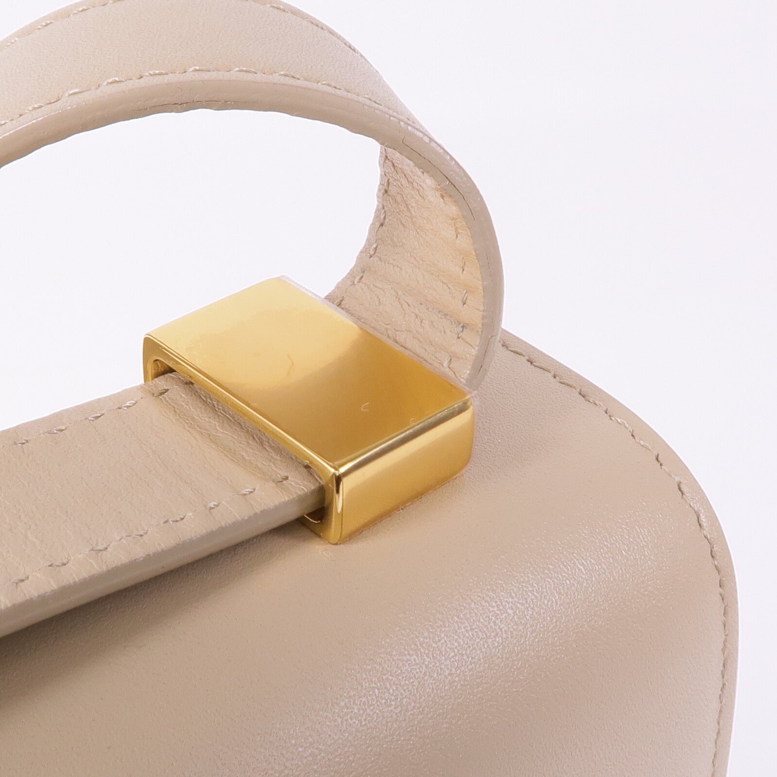 Dior 牛皮皮革30 Montaigne Shoulder Bag金扣肩背袋