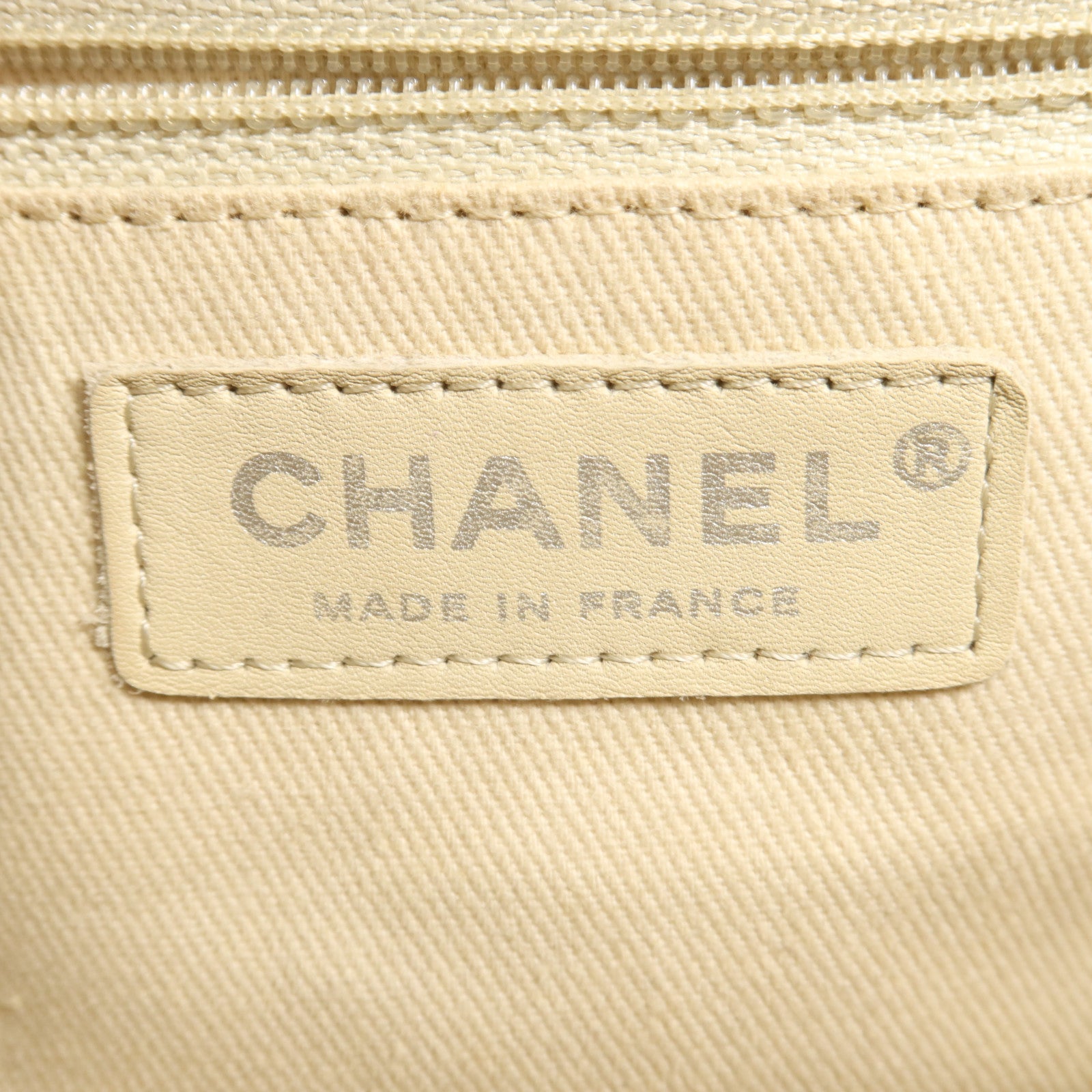 CHANEL 牛皮皮革Shoulder Bag銀扣肩背袋