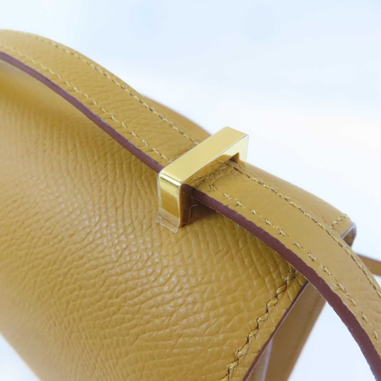 HERMES Epsom皮革Constance Mini金扣肩背袋Sesame/淺啡色