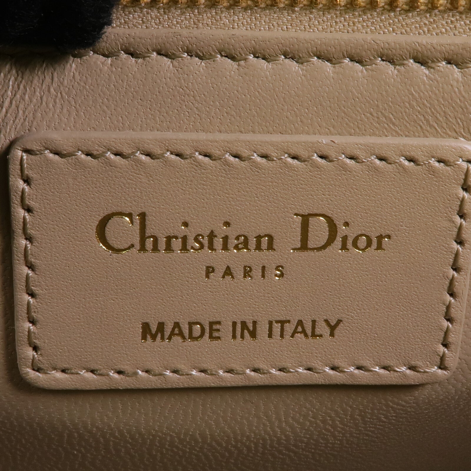 Dior 牛皮皮革30 Montaigne Shoulder Bag金扣肩背袋