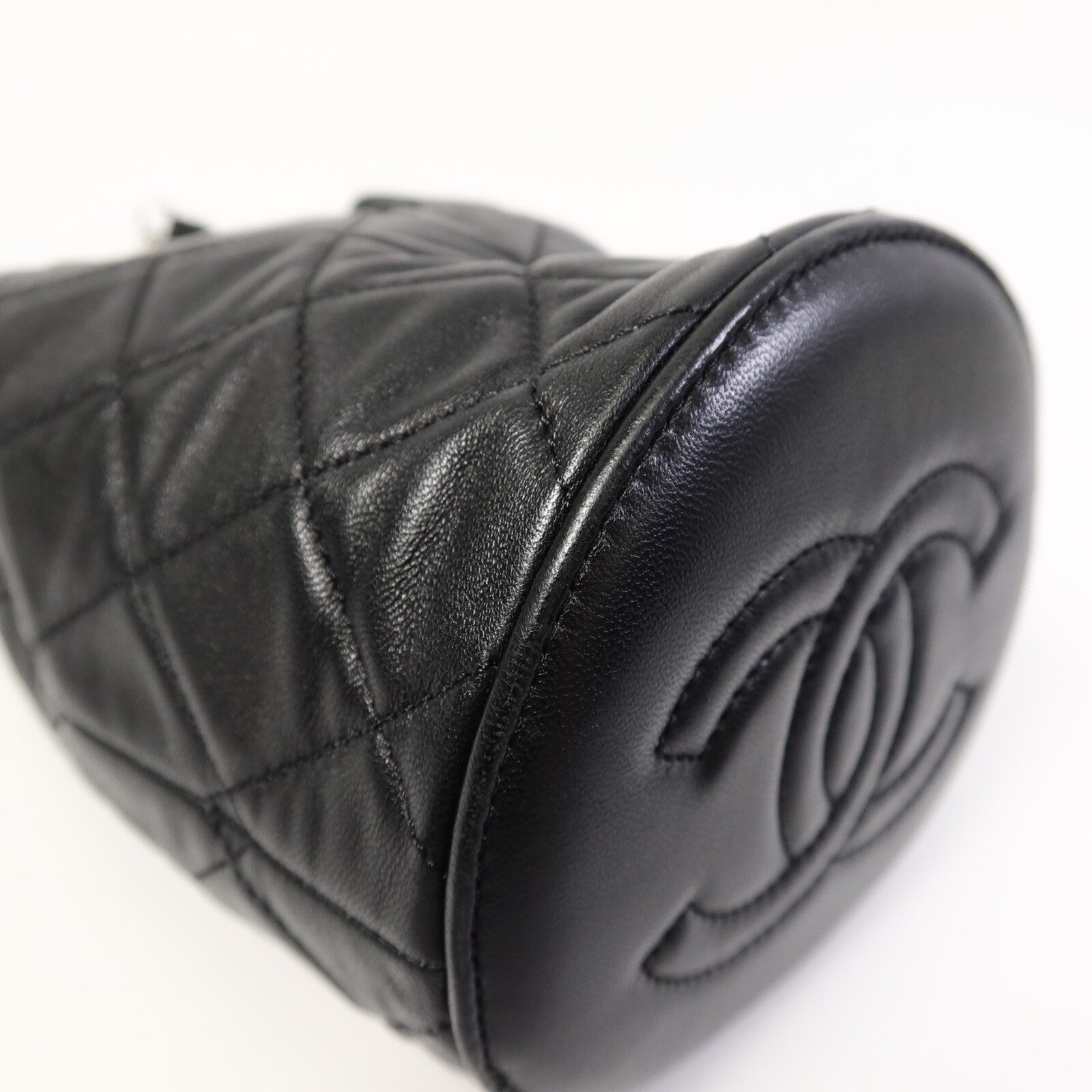 CHANEL 【激減優惠】羊皮皮革Bucket Bag鏈帶肩背袋