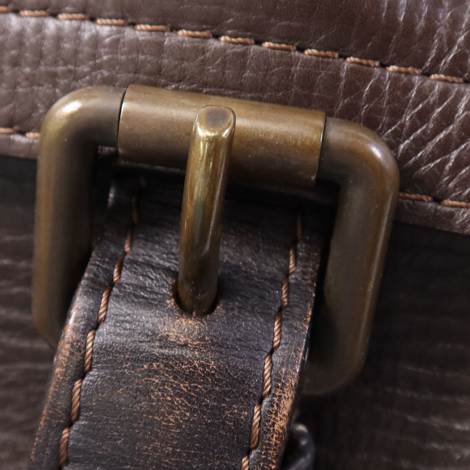 LOUIS VUITTON 牛皮皮革Whichita金扣肩背袋