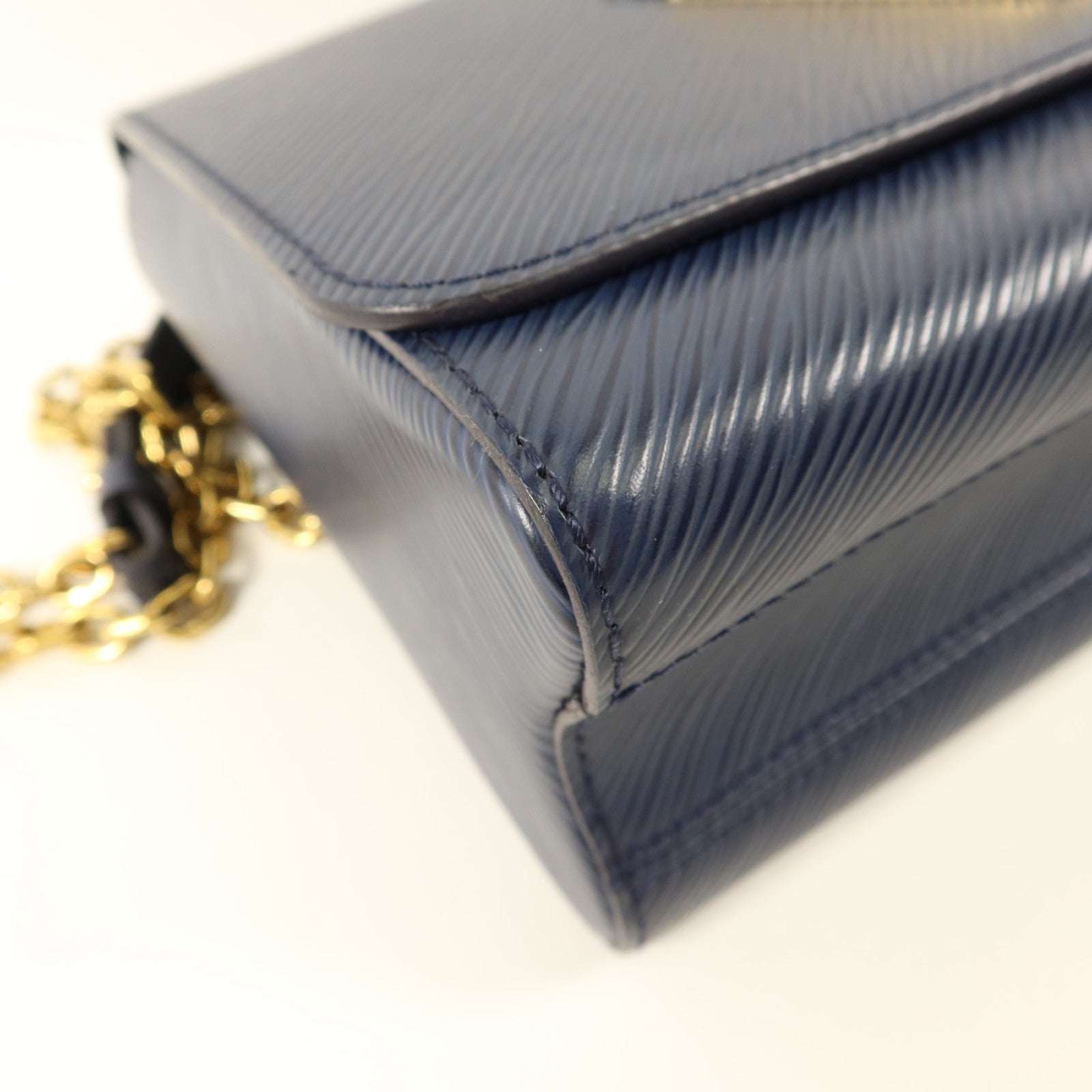 LOUIS VUITTON Epi Twist MM金扣鏈帶肩背袋