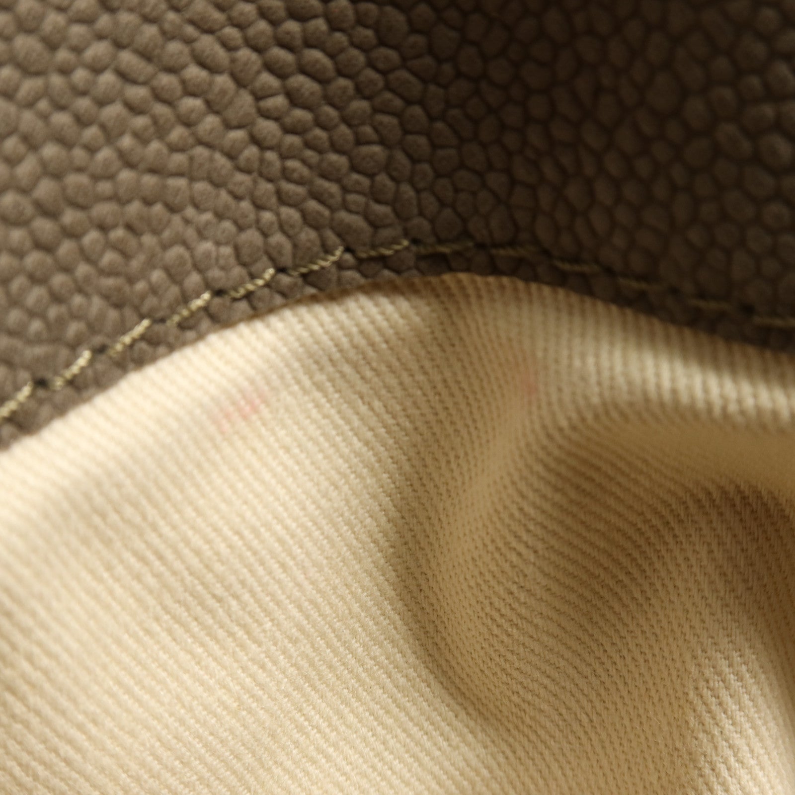 CHANEL 牛皮皮革Shoulder Bag銀扣肩背袋