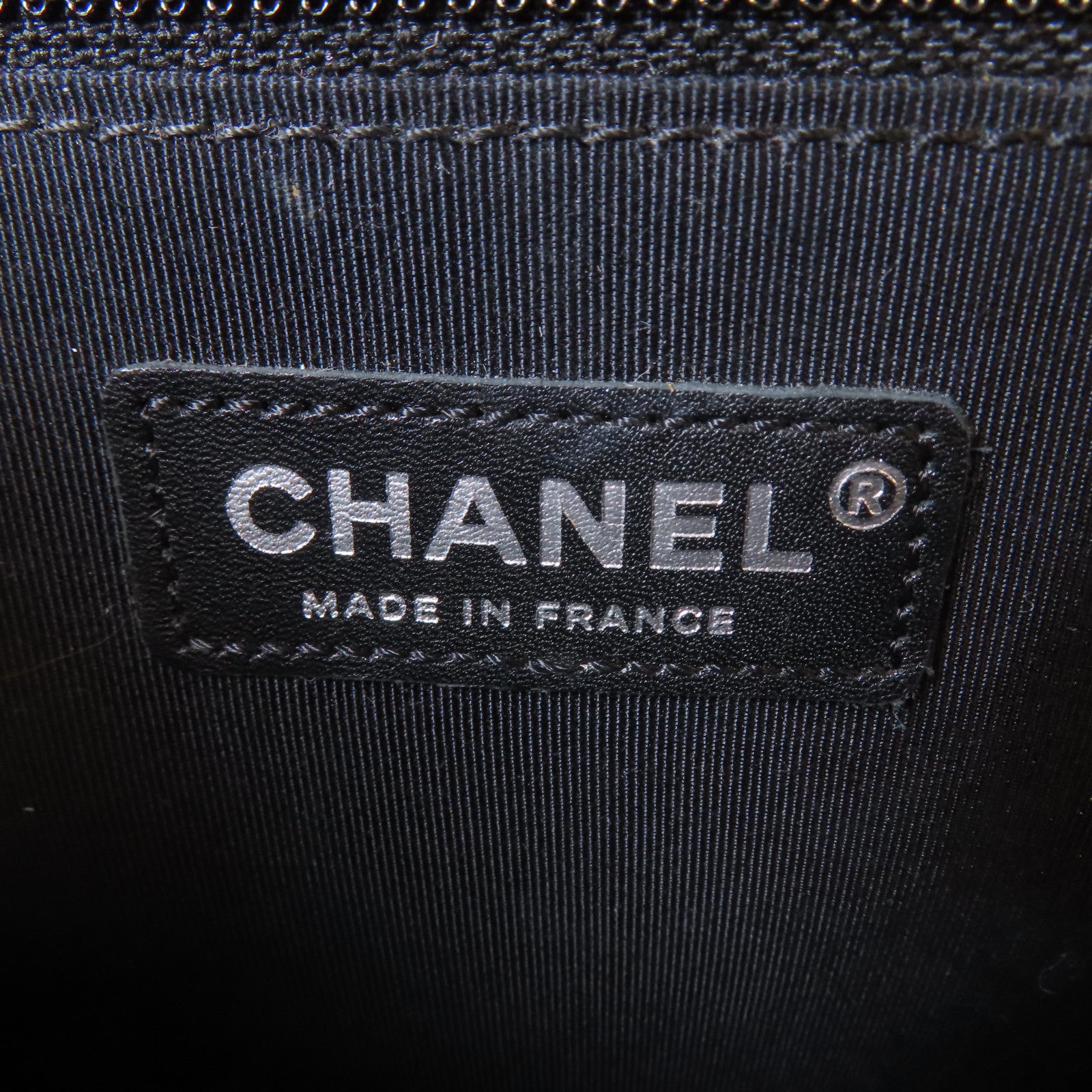CHANEL 菱格牛皮皮革Le Boy 30cm黑扣鏈帶肩背袋黑色