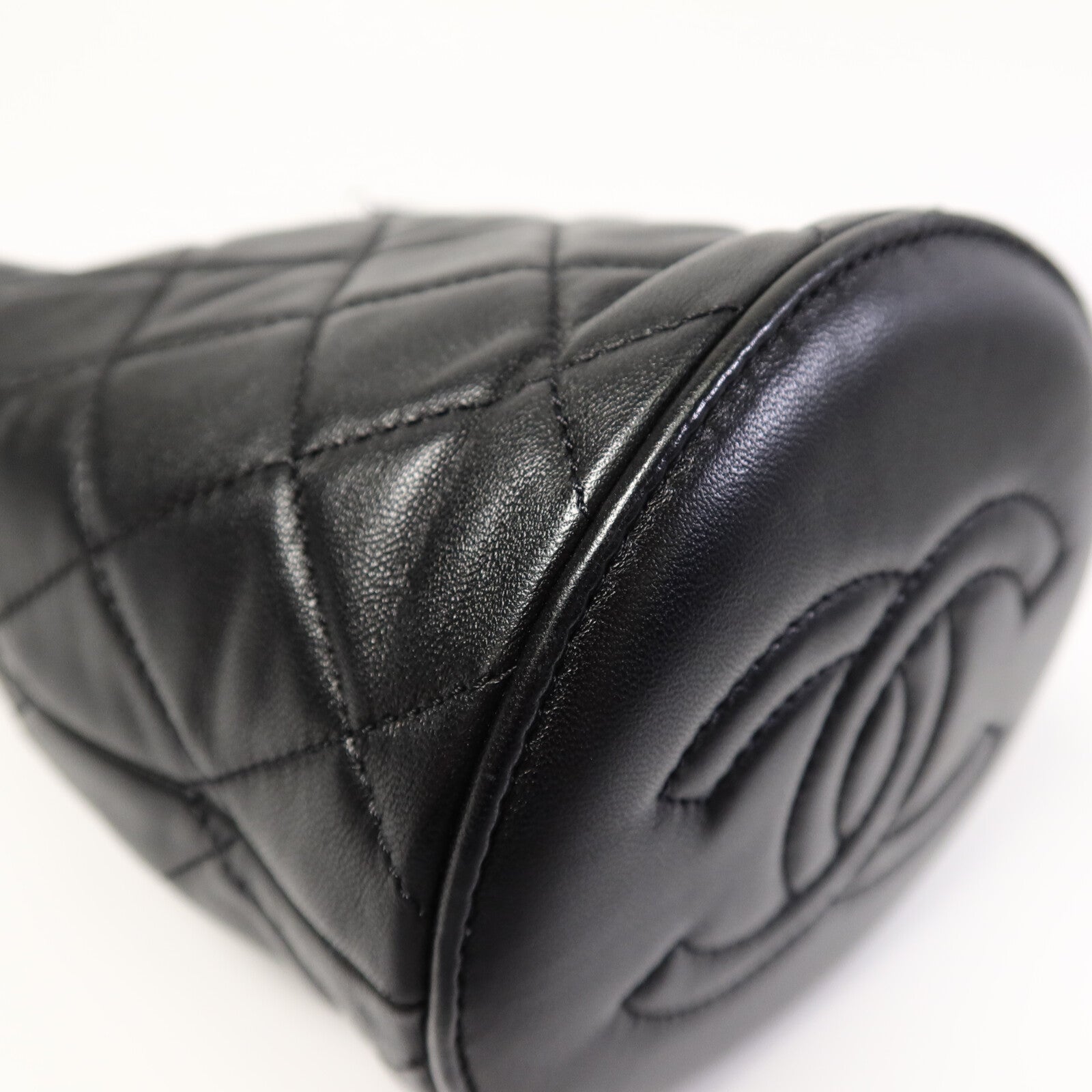 CHANEL 【激減優惠】羊皮皮革Bucket Bag鏈帶肩背袋