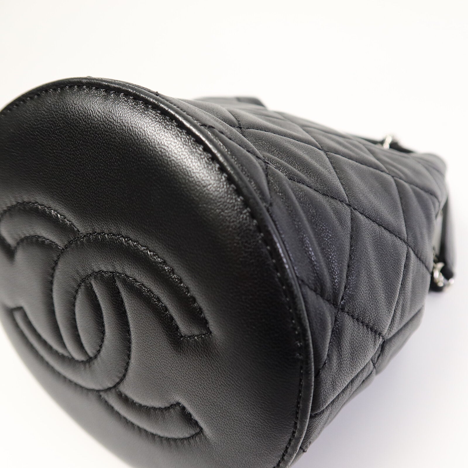 CHANEL 【激減優惠】羊皮皮革Bucket Bag鏈帶肩背袋