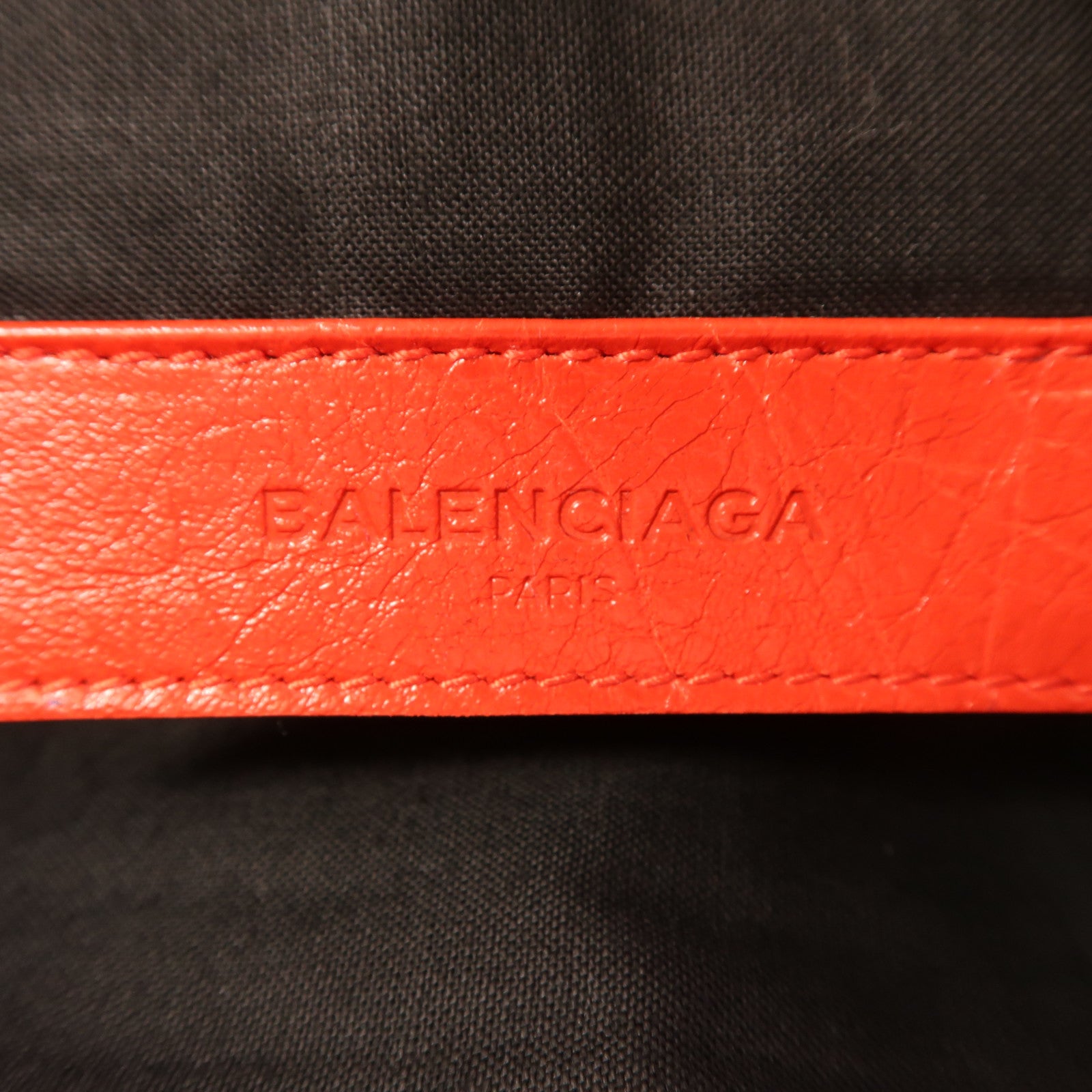 BALENCIAGA 牛皮皮革Pouch金扣手拿包
